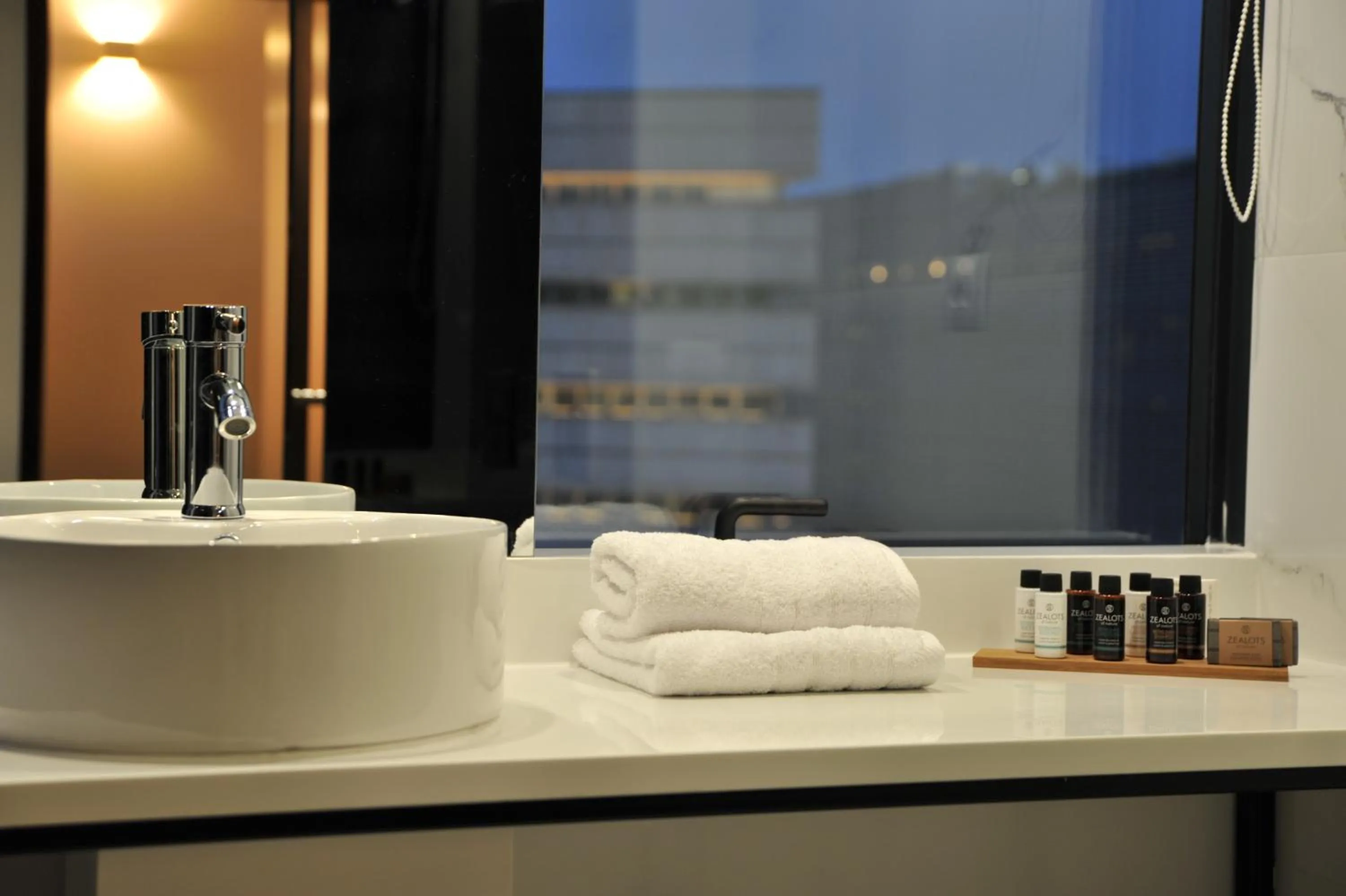 Toilet in B4B Athens 365