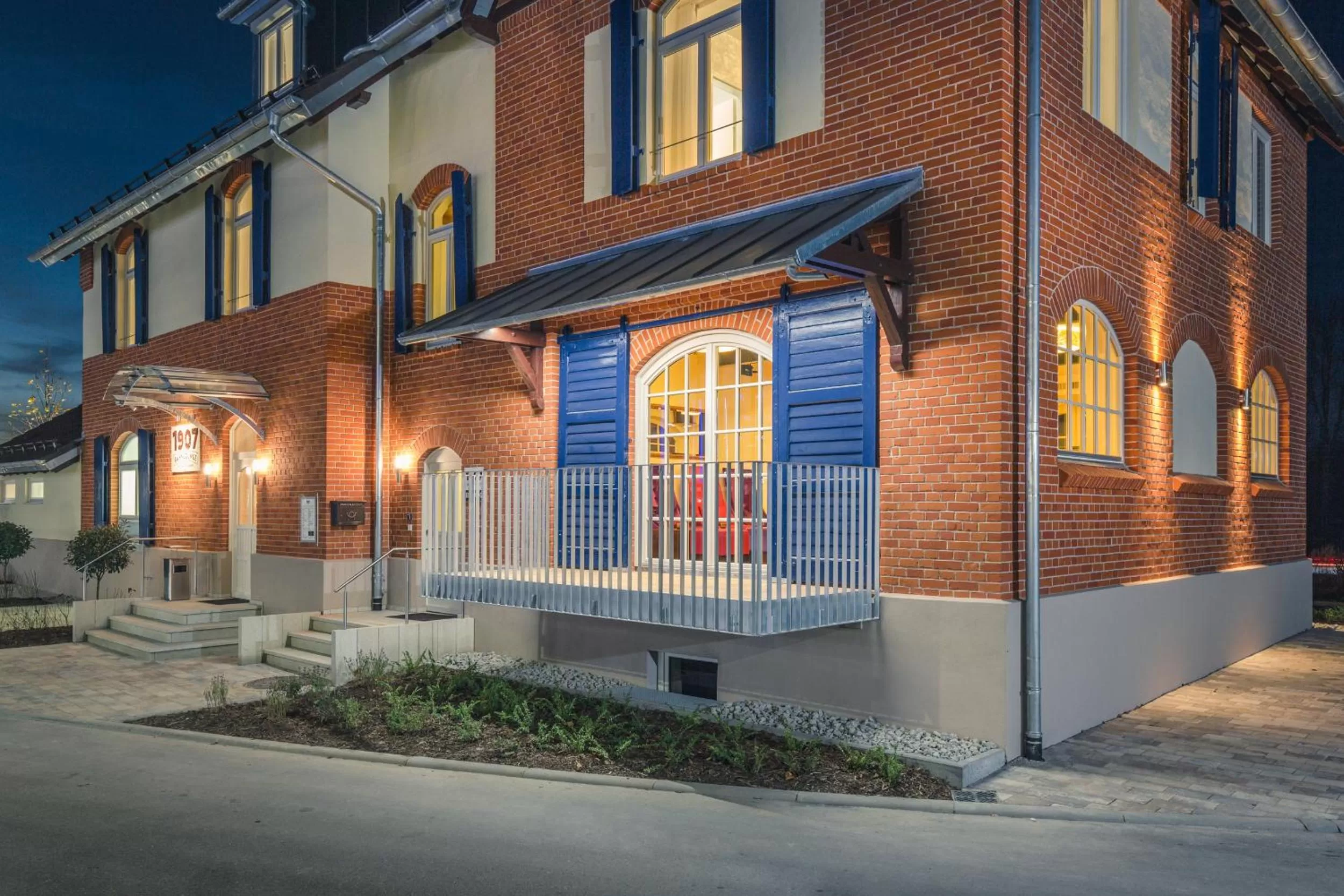 Property building in Bahnlounge 1907