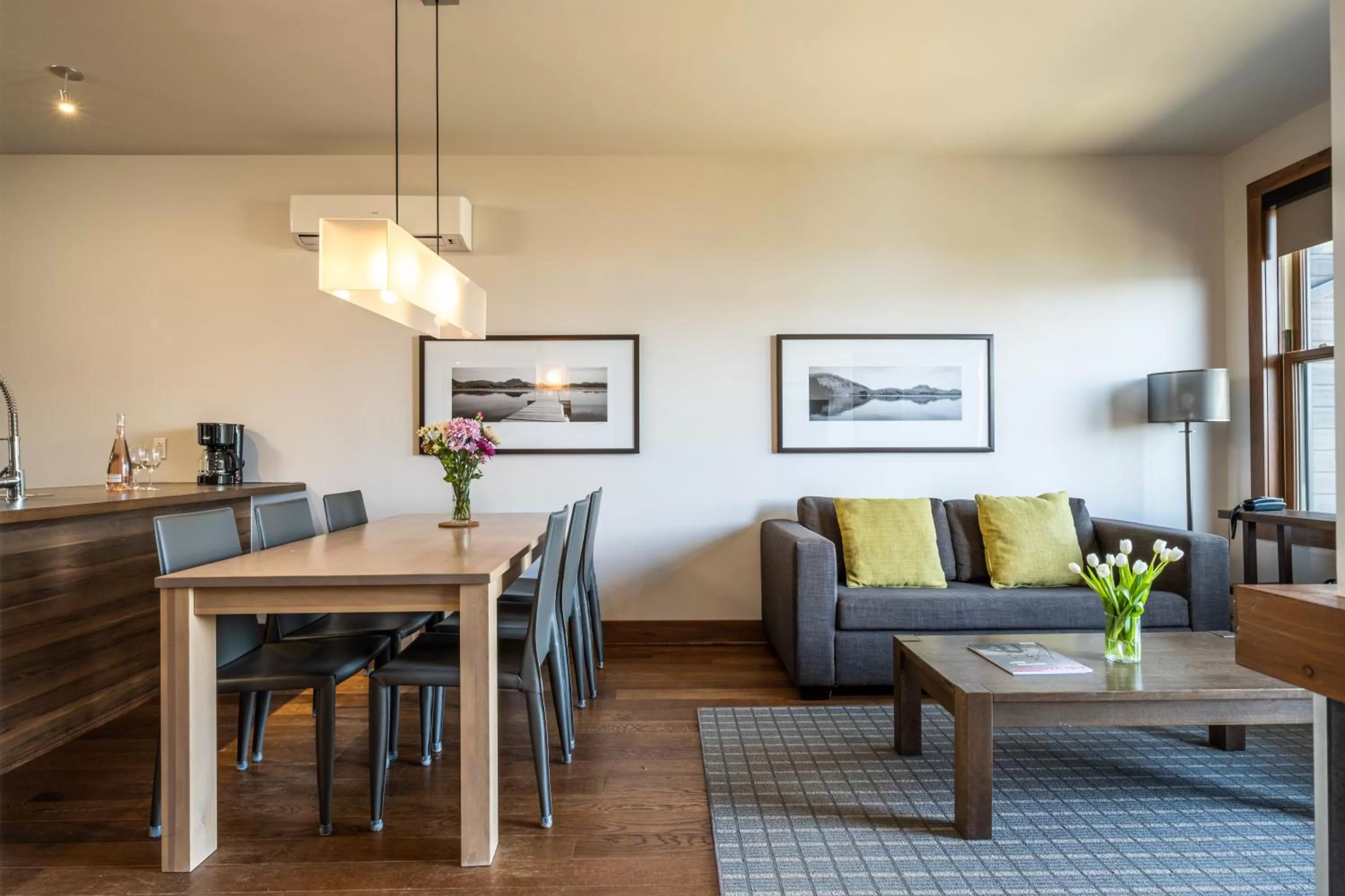 Dining Area in Suites-sur-Lac