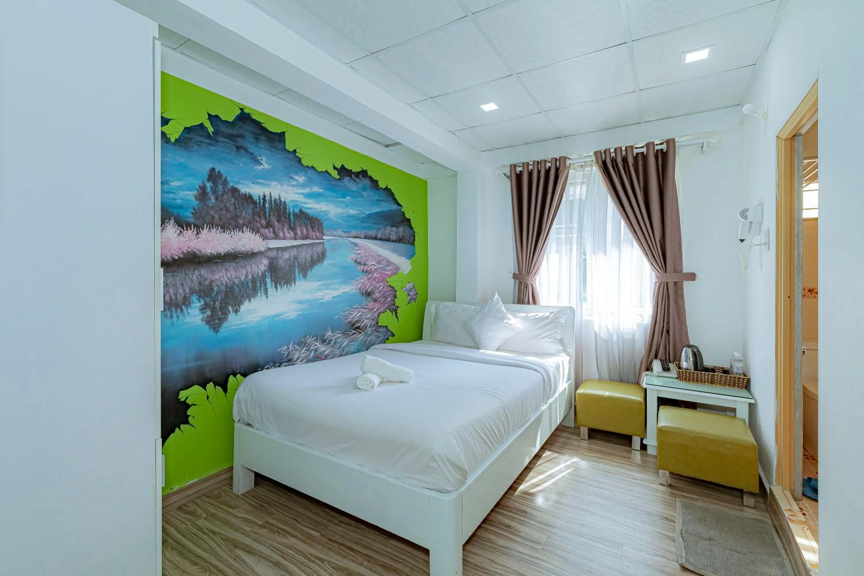 Ken's Backpackers Hotel