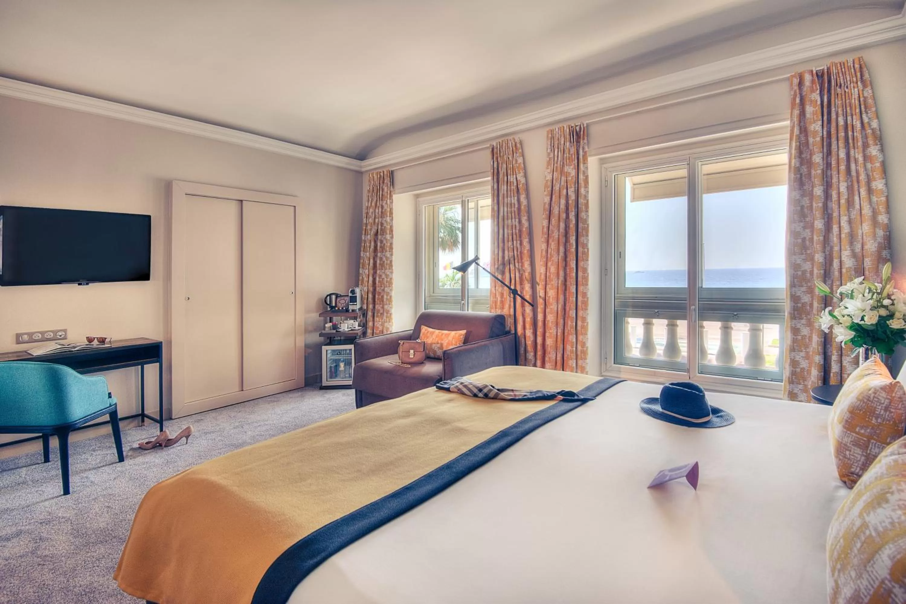 Photo of the whole room, Bed in Mercure Nice Marché Aux Fleurs