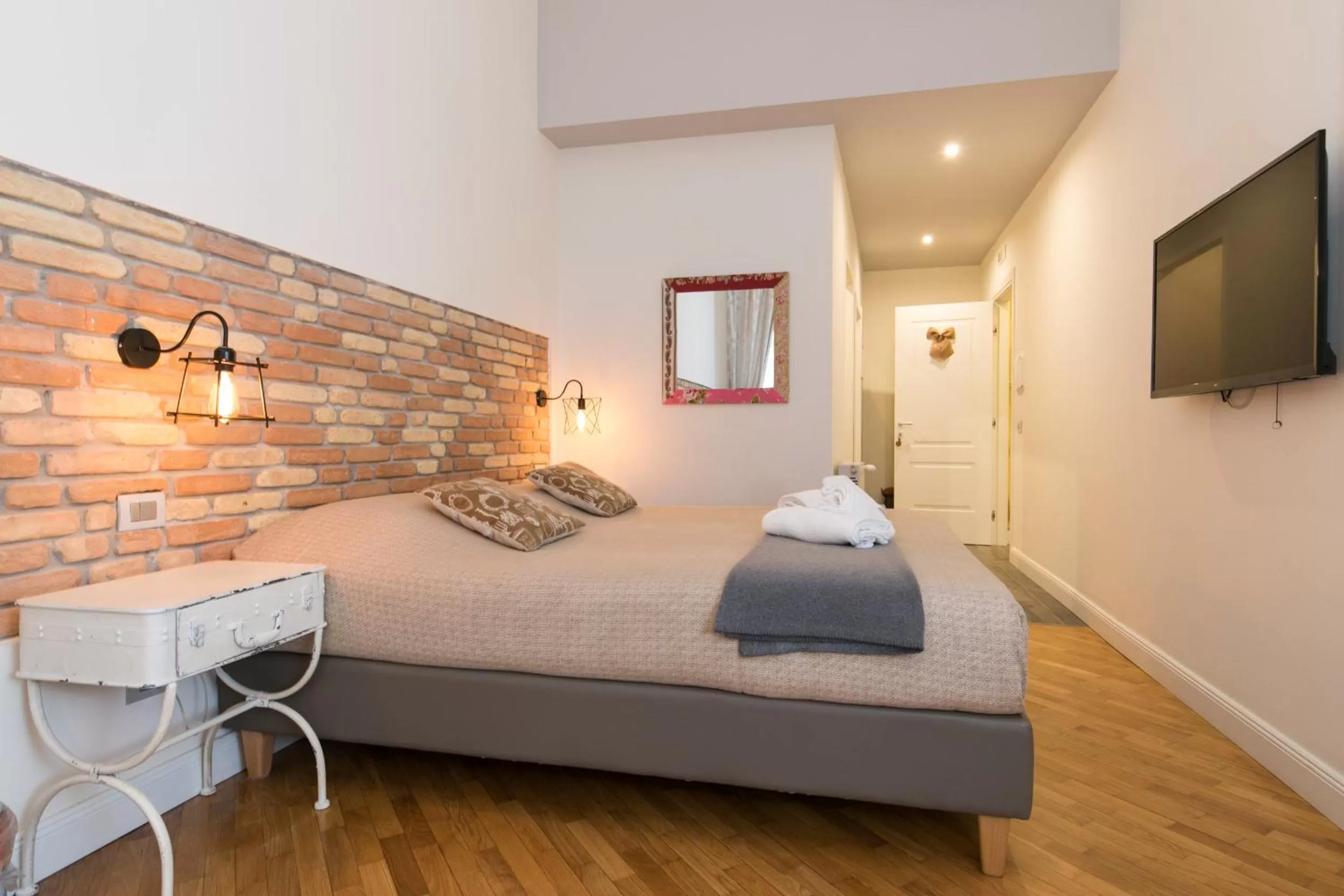 Other, Bed in Spagna Ave