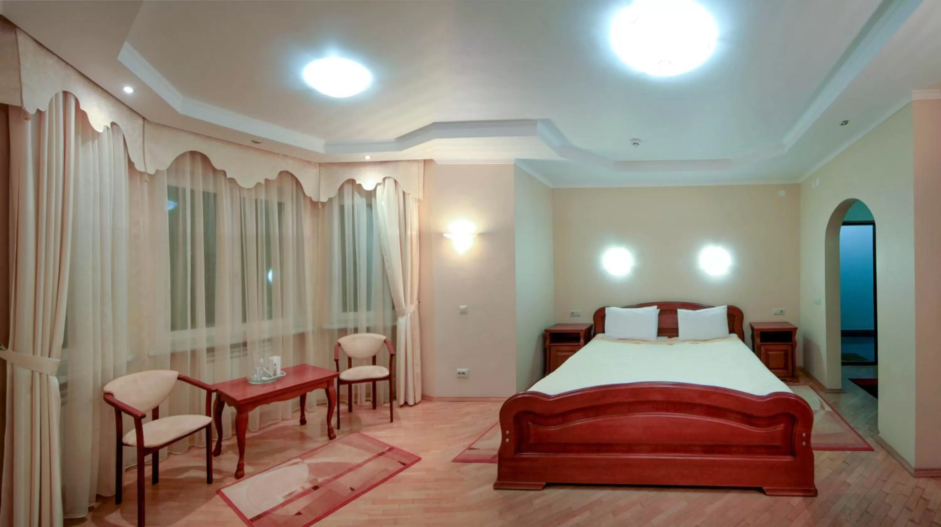 Photo of the whole room, Bed in Red Stone