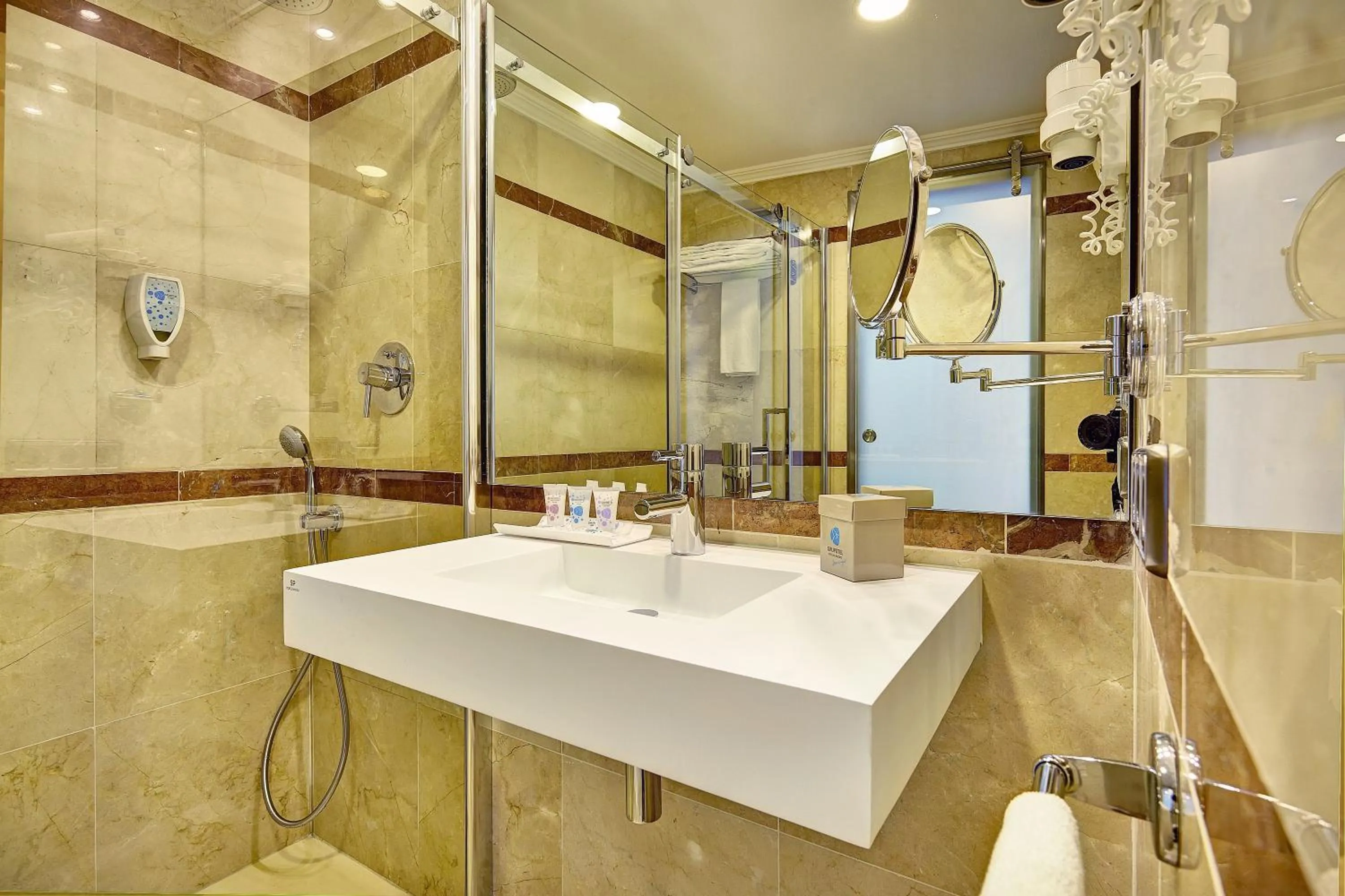 Bathroom in Grupotel Acapulco Playa - Adults Only