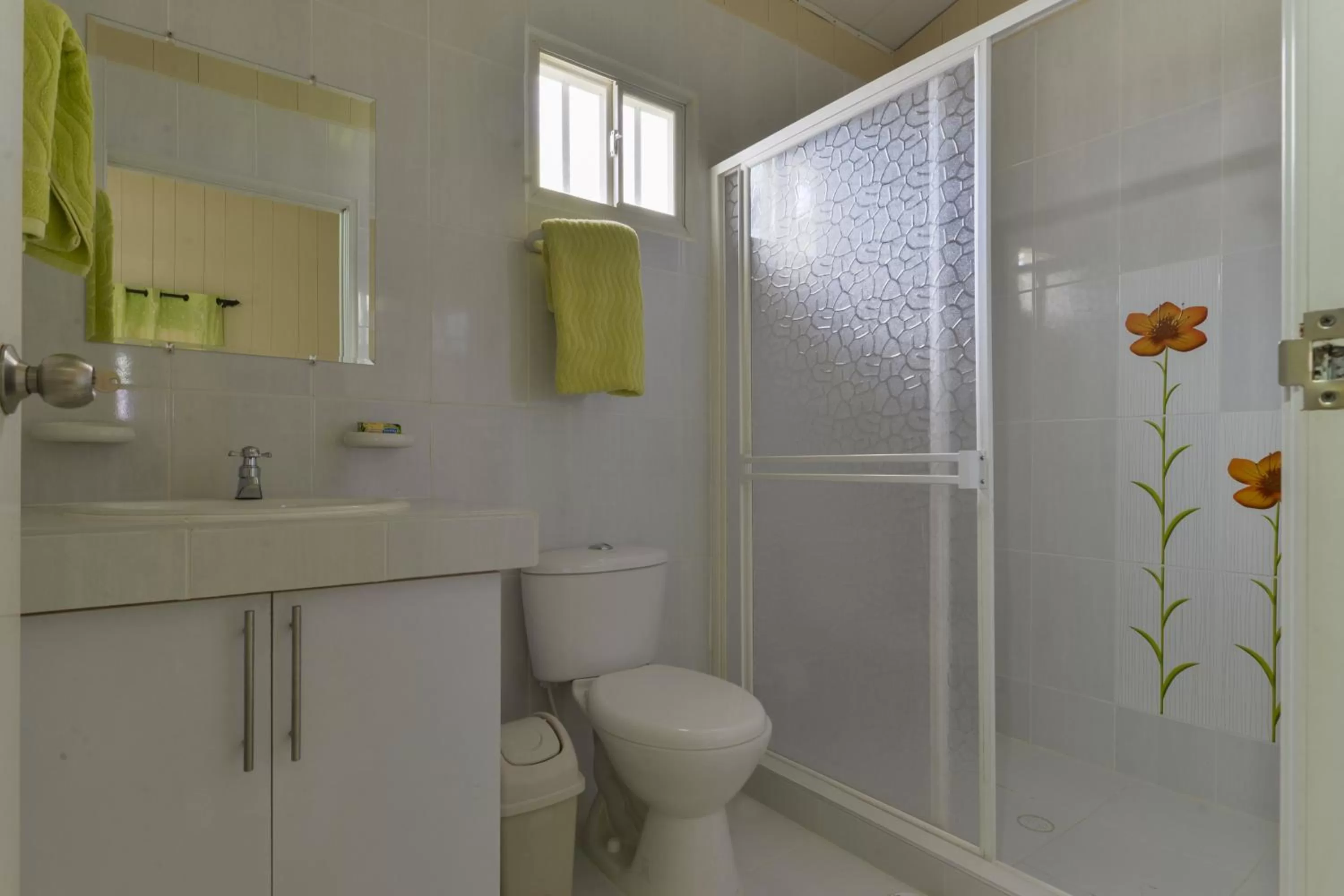 Bathroom in Tropical Coral