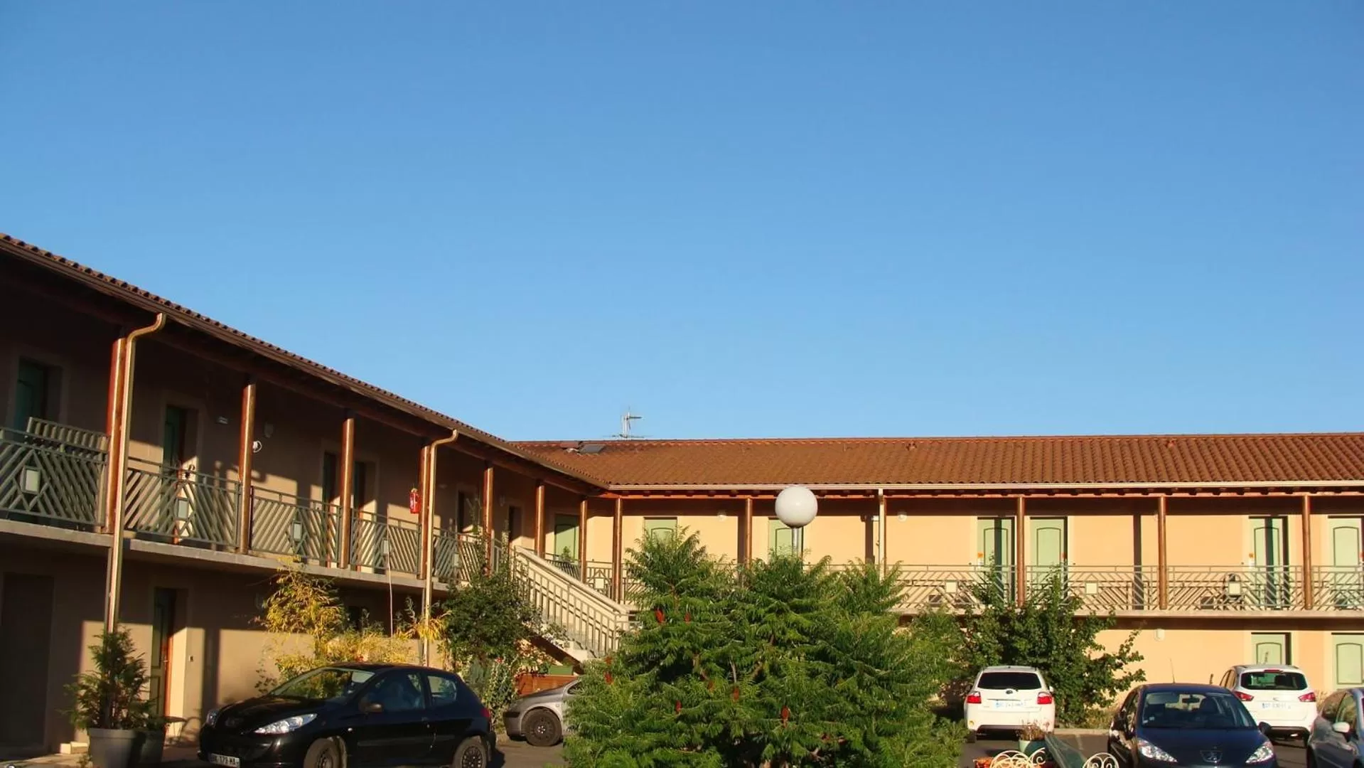 Facade/entrance in Abel Hôtel