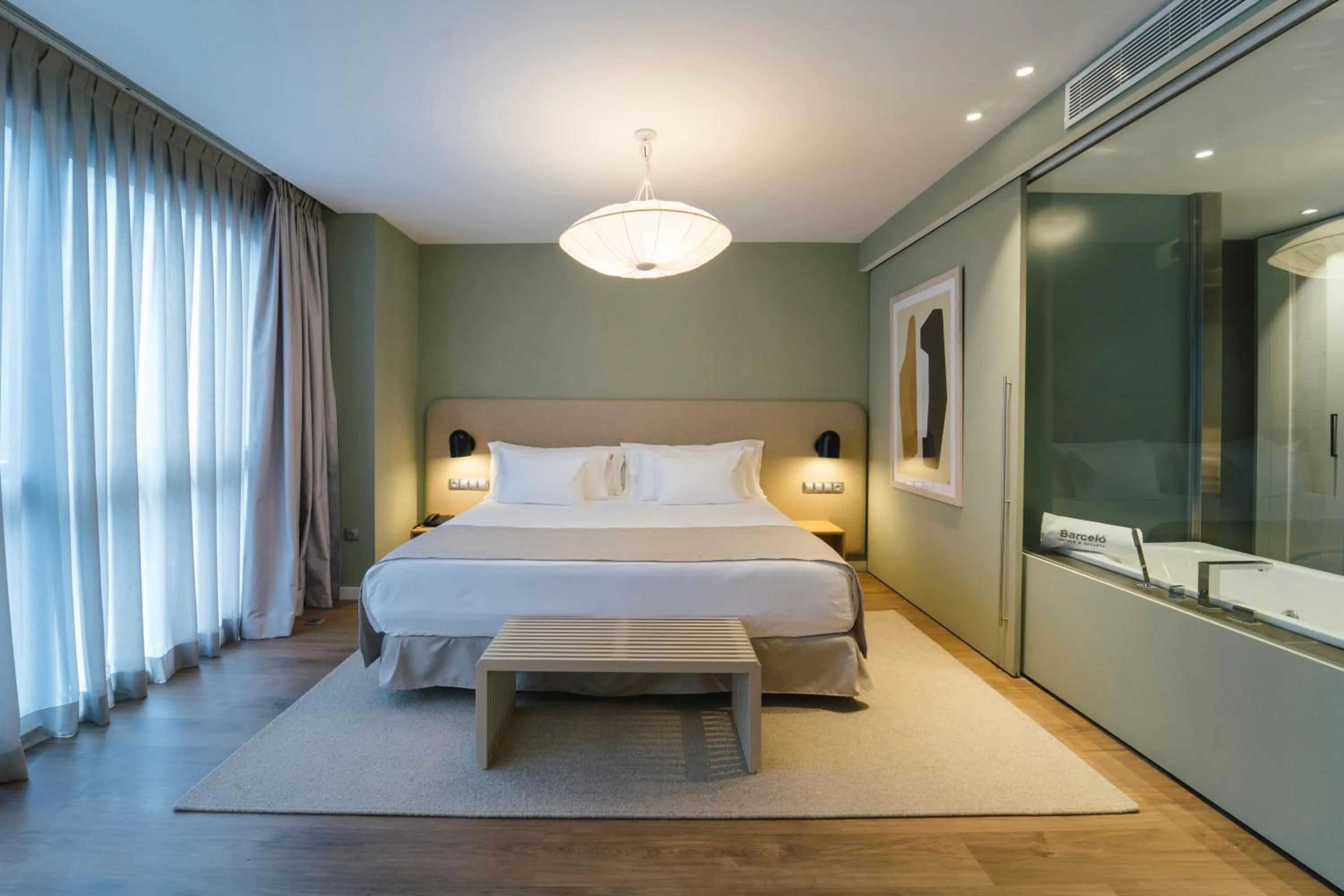 Photo of the whole room, Bed in Barceló Oviedo Cervantes