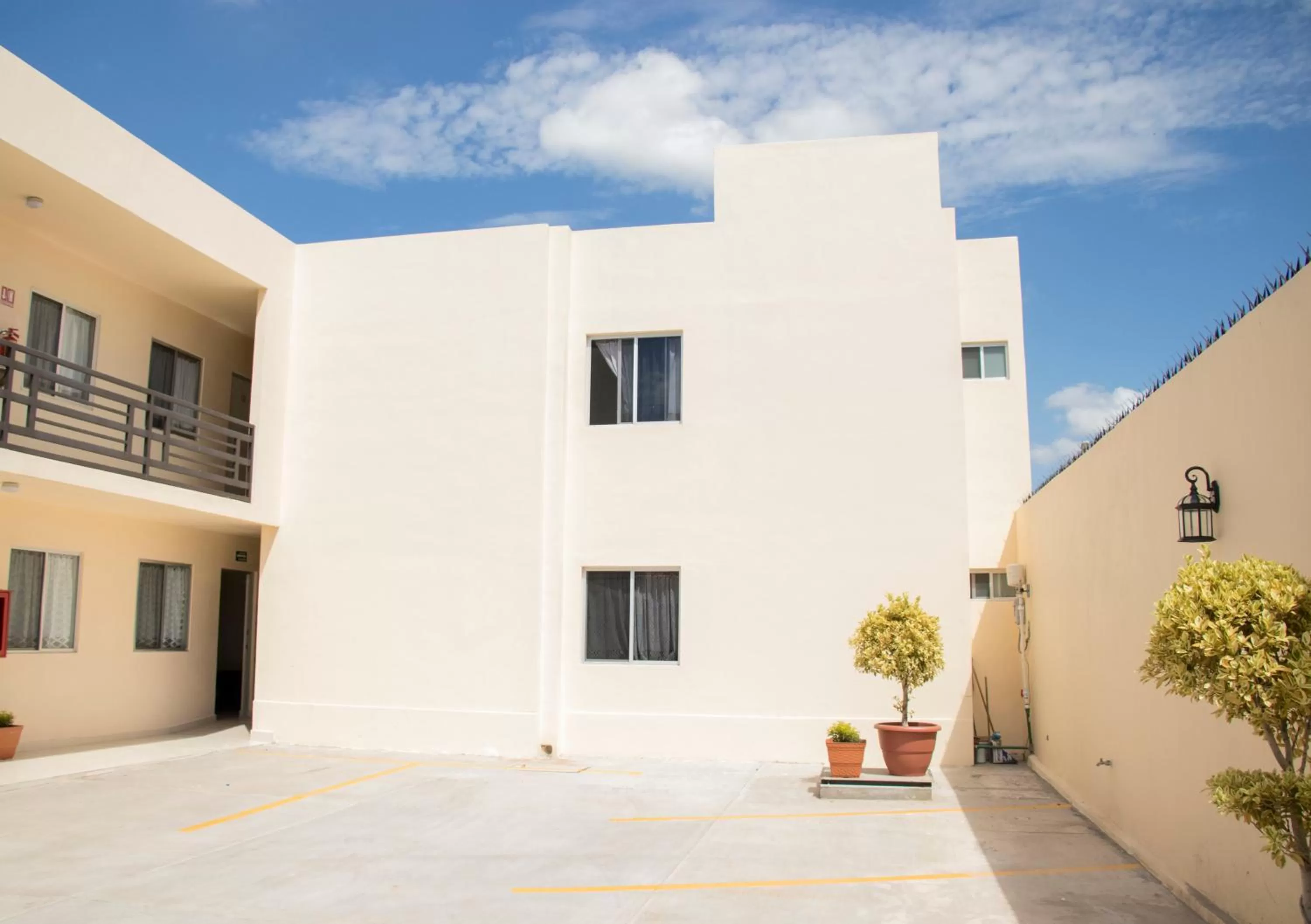 Property building in Hotel Nápoles