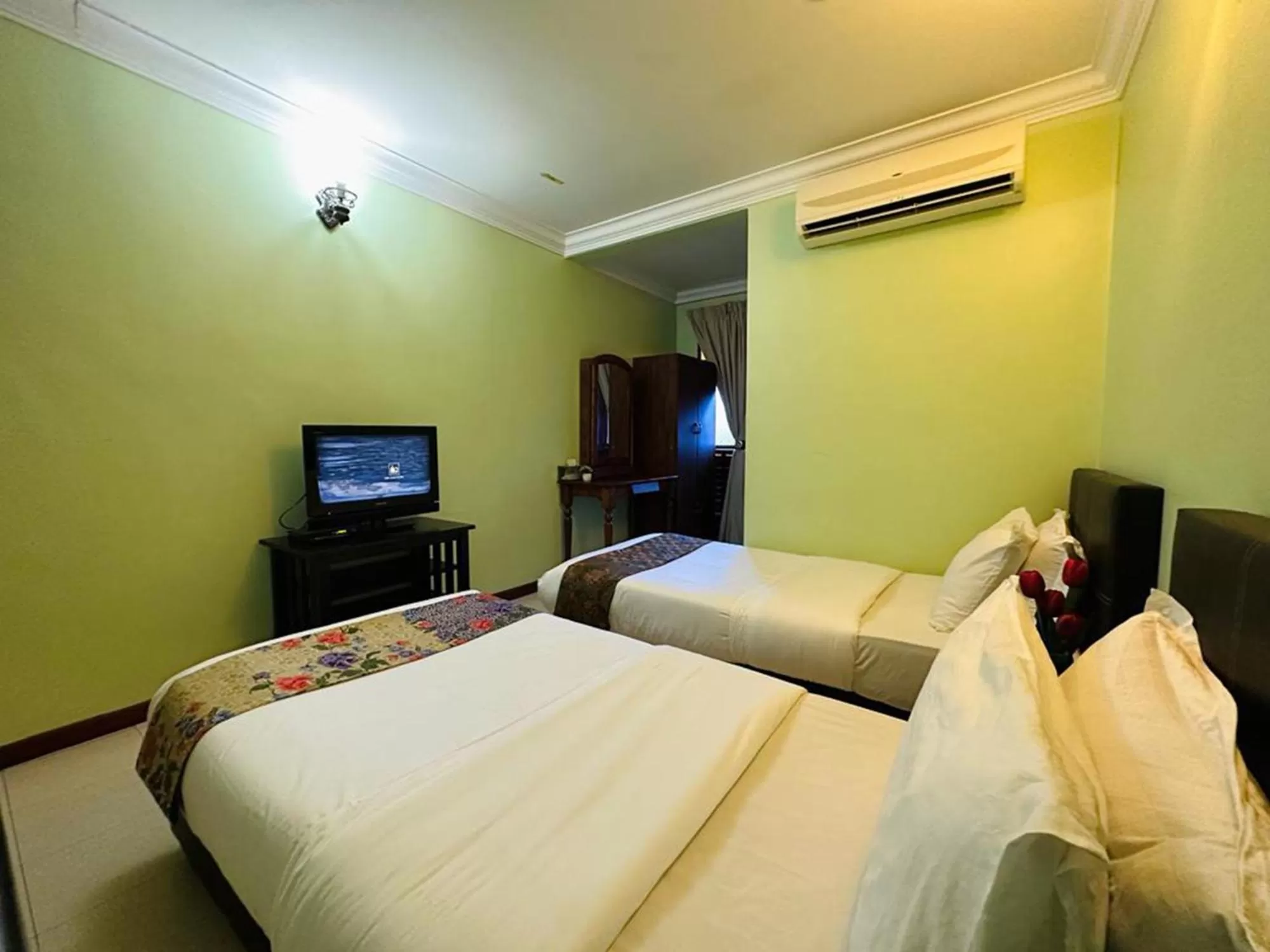 Bed in MORTEN VILLA MELAKA