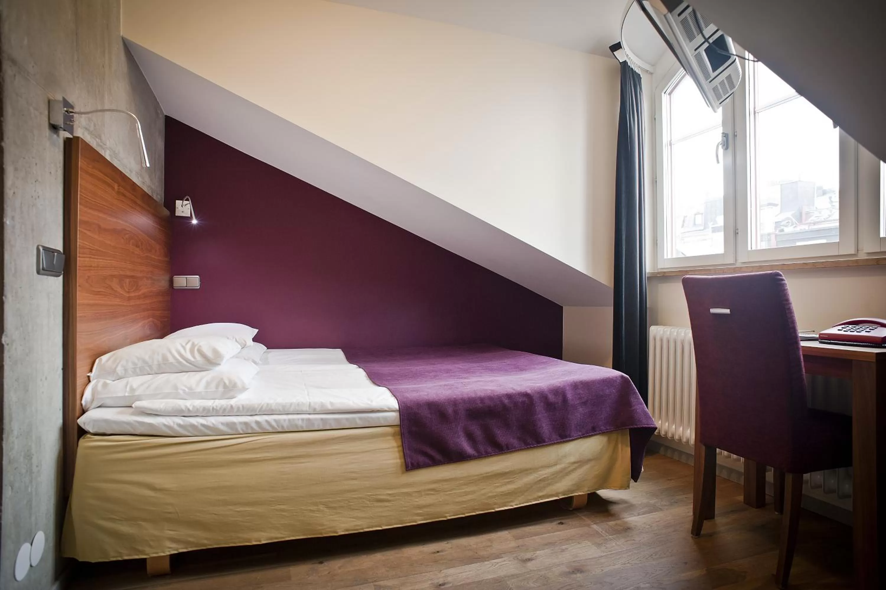 Photo of the whole room, Bed in Rex Hotel