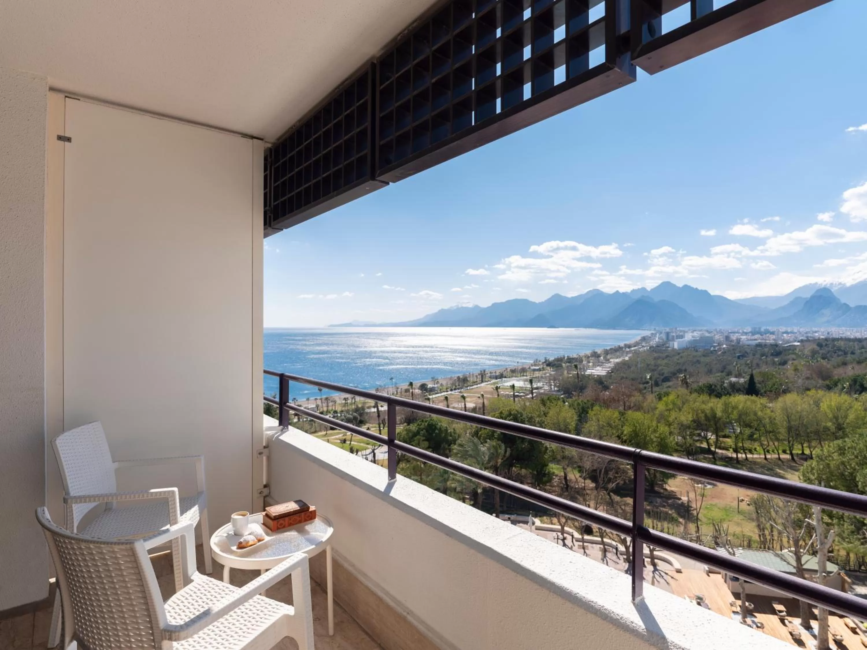 Sea view in Rixos Downtown Antalya - The Land Of Legends Access