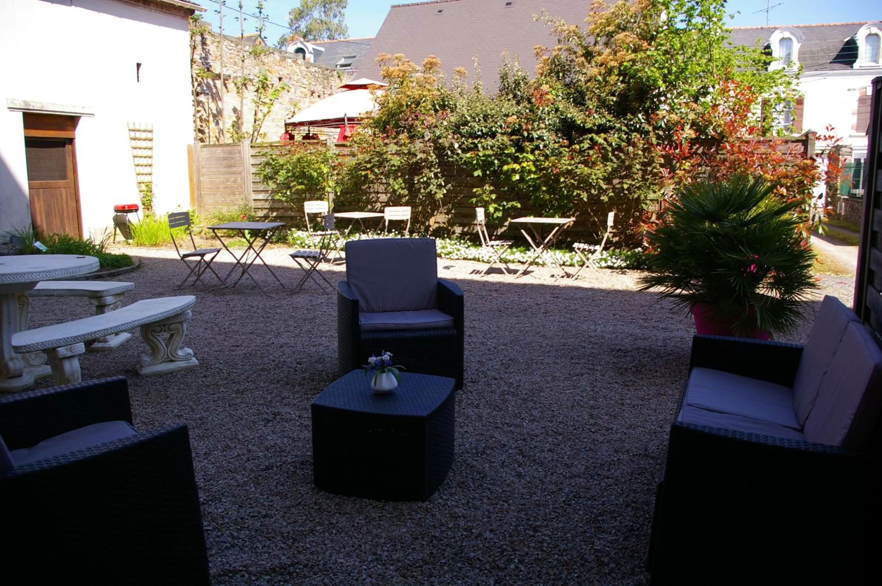 Property building in Hôtel de Bretagne - anciennement Queen Serenity Hotel