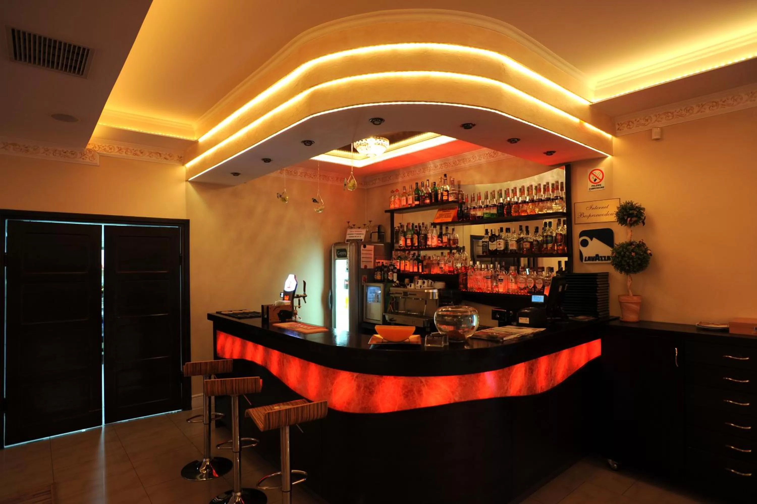 Restaurant/places to eat in Restauracja Hotel Imperial