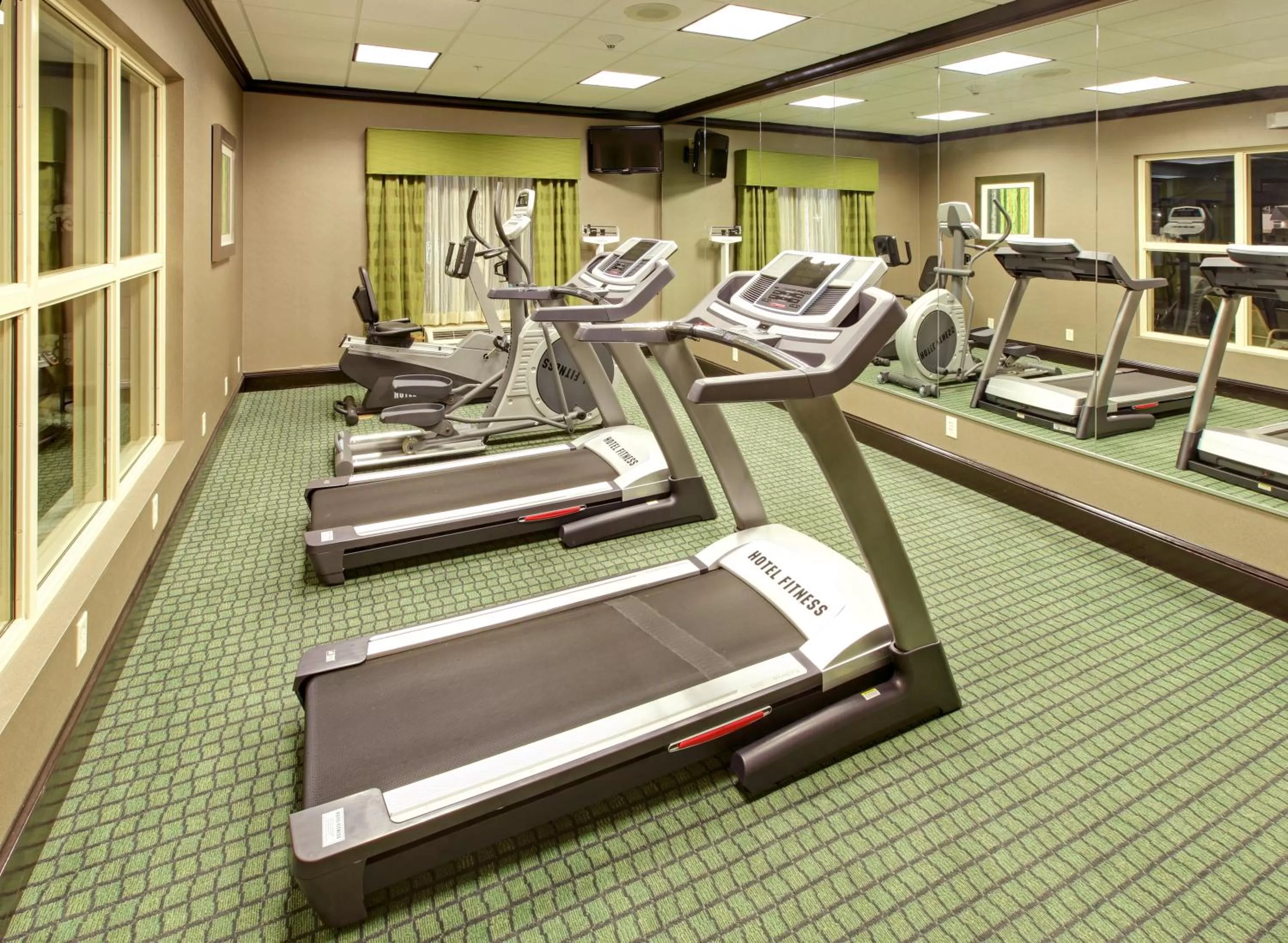 Fitness centre/facilities in Holiday Inn Express & Suites Covington by IHG
