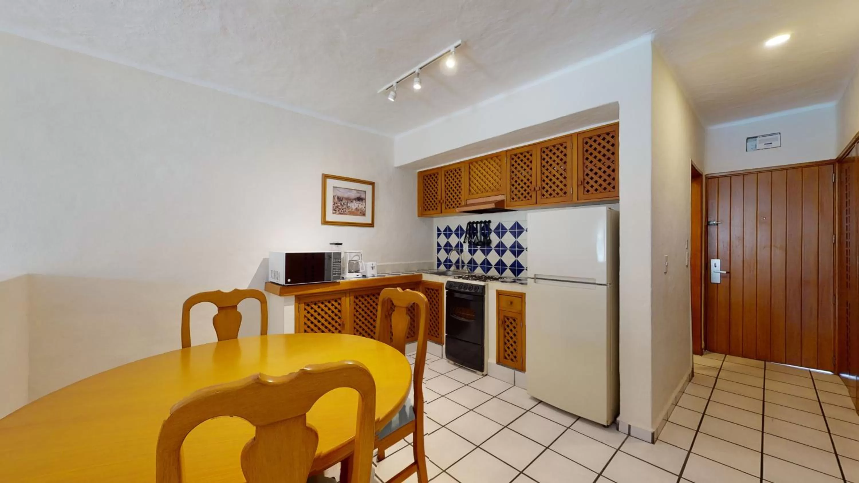 Kitchen or kitchenette in Park Royal Homestay Los Tules Puerto Vallarta