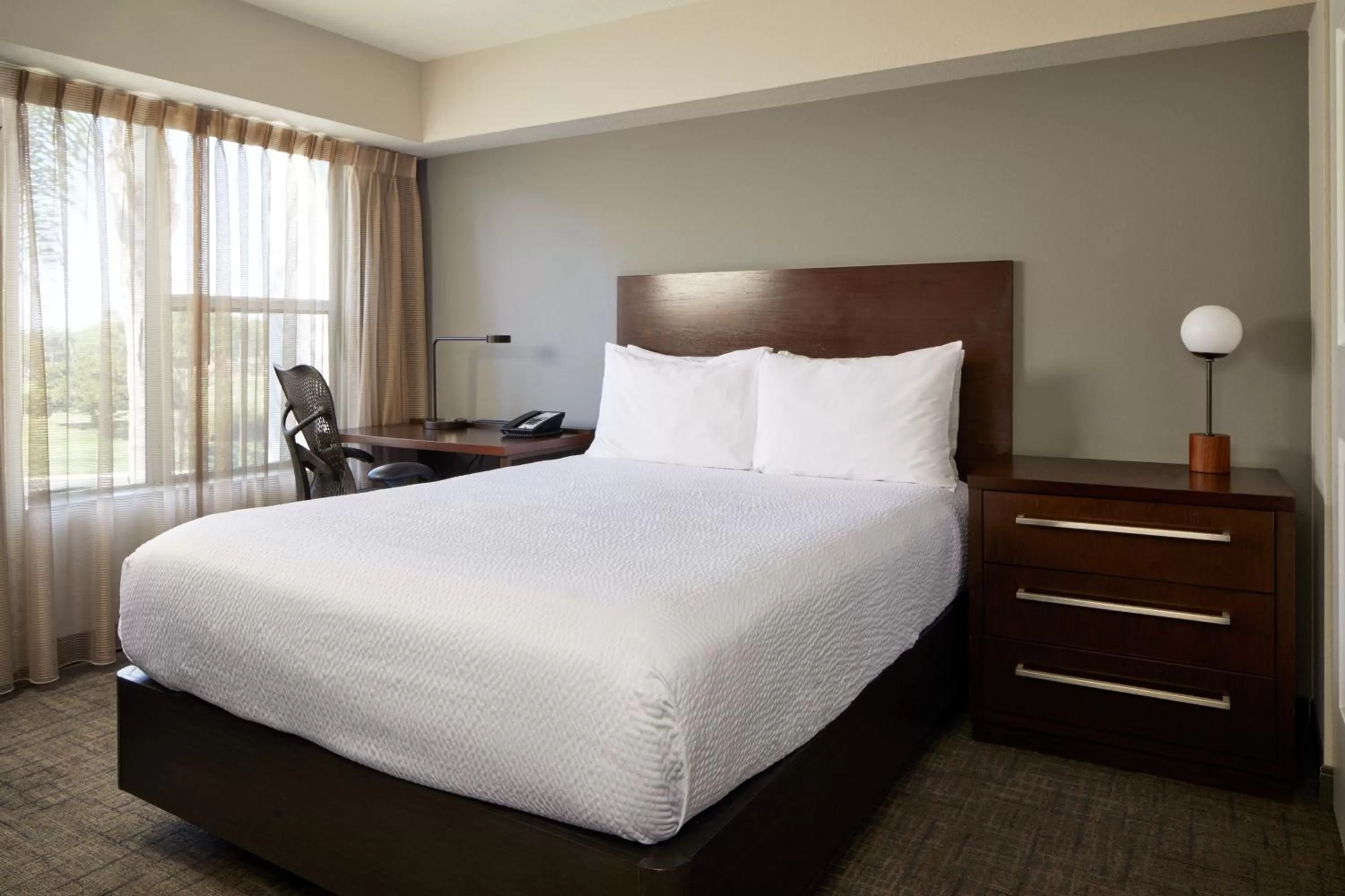 Bedroom, Bed in Residence Inn San Diego Carlsbad