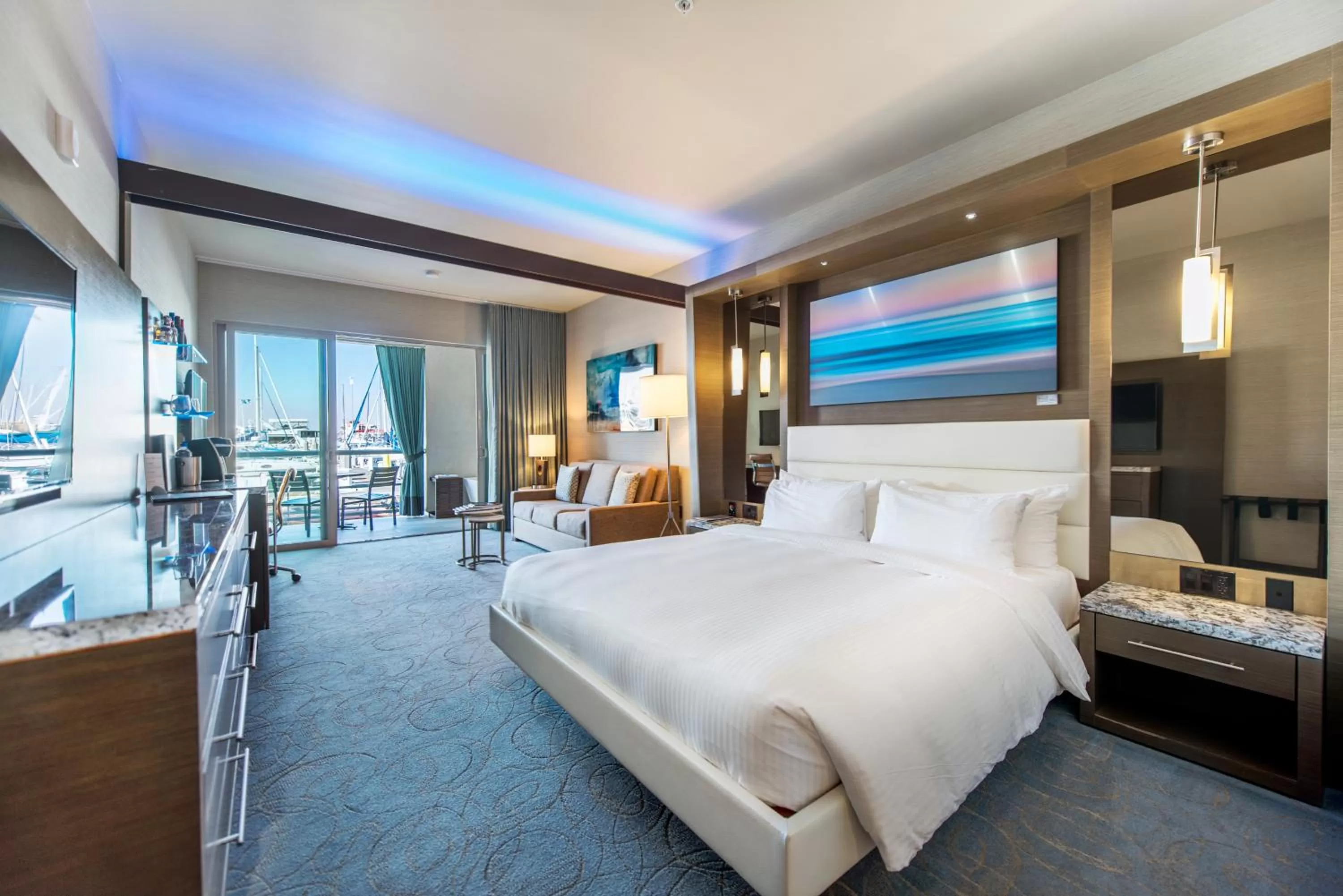 Photo of the whole room, Bed in Shade Hotel Redondo Beach