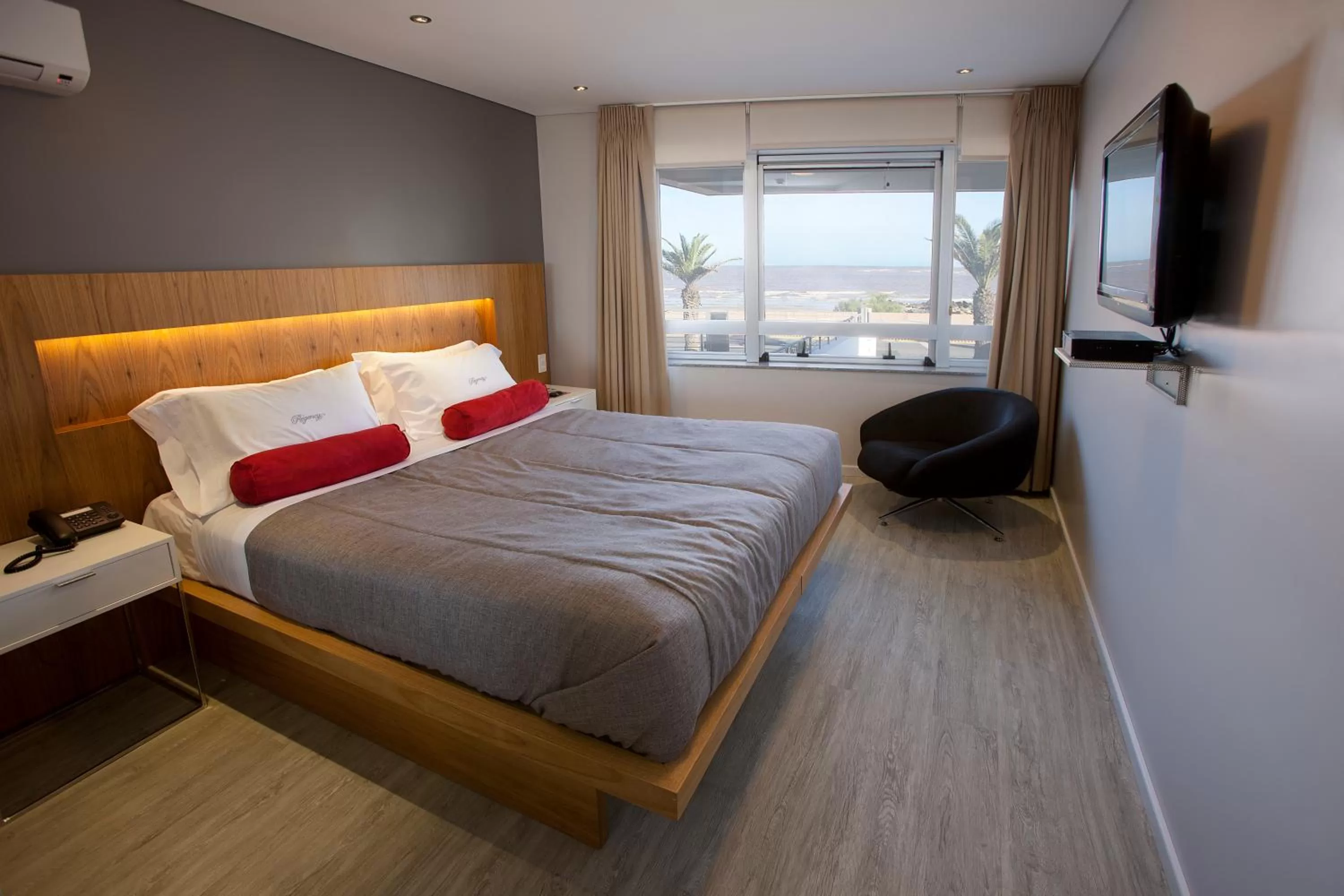 Bed in Regency Rambla Design Apart Hotel