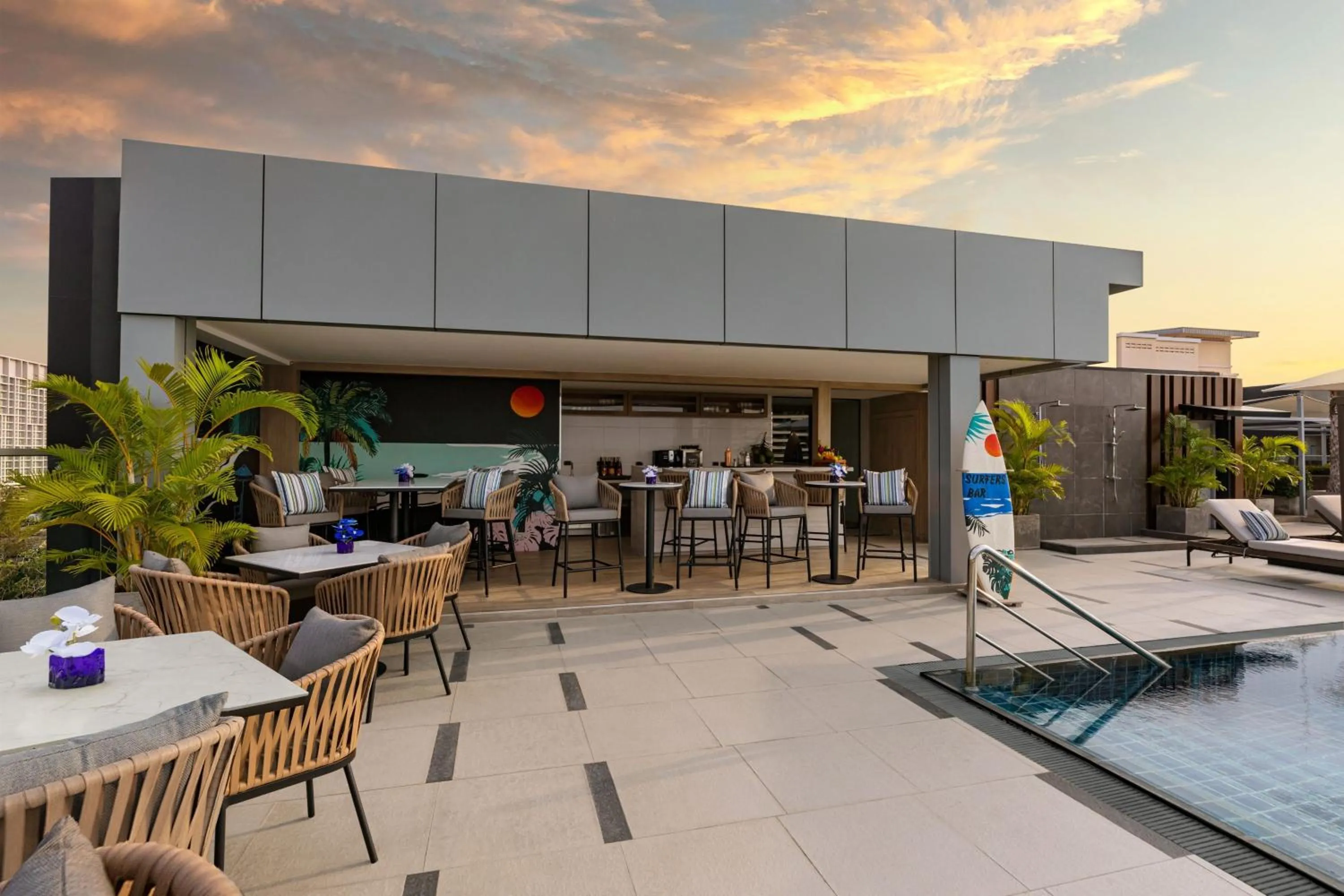 Lounge or bar in Courtyard by Marriott North Pattaya
