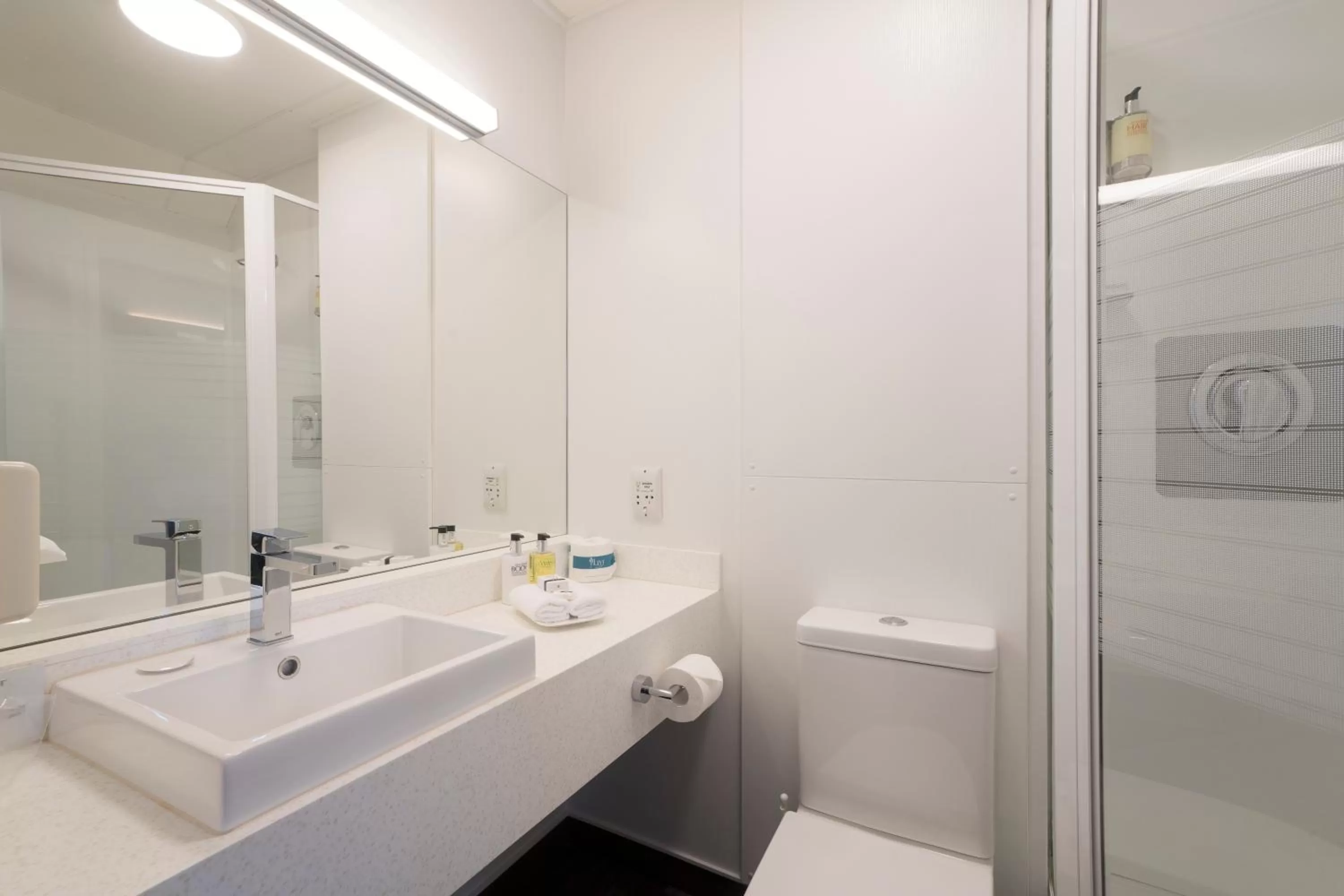 Bathroom in The Ashley Hotel Greymouth