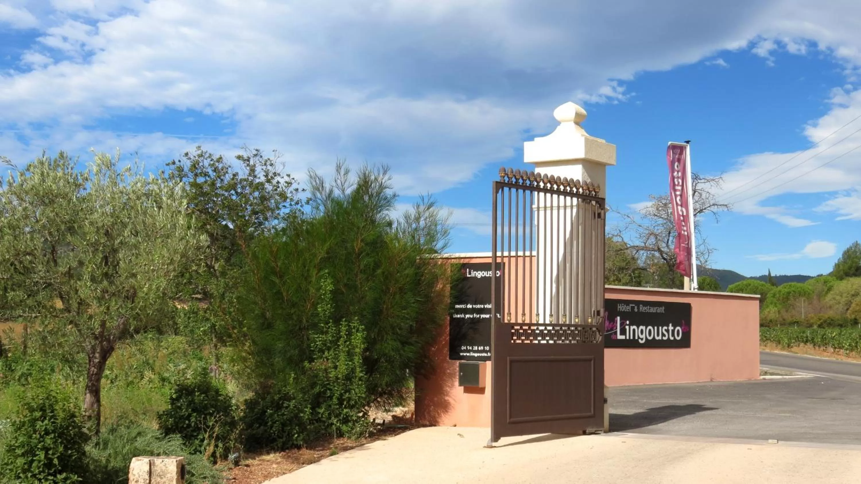 Facade/entrance in Le Mas du Lingousto