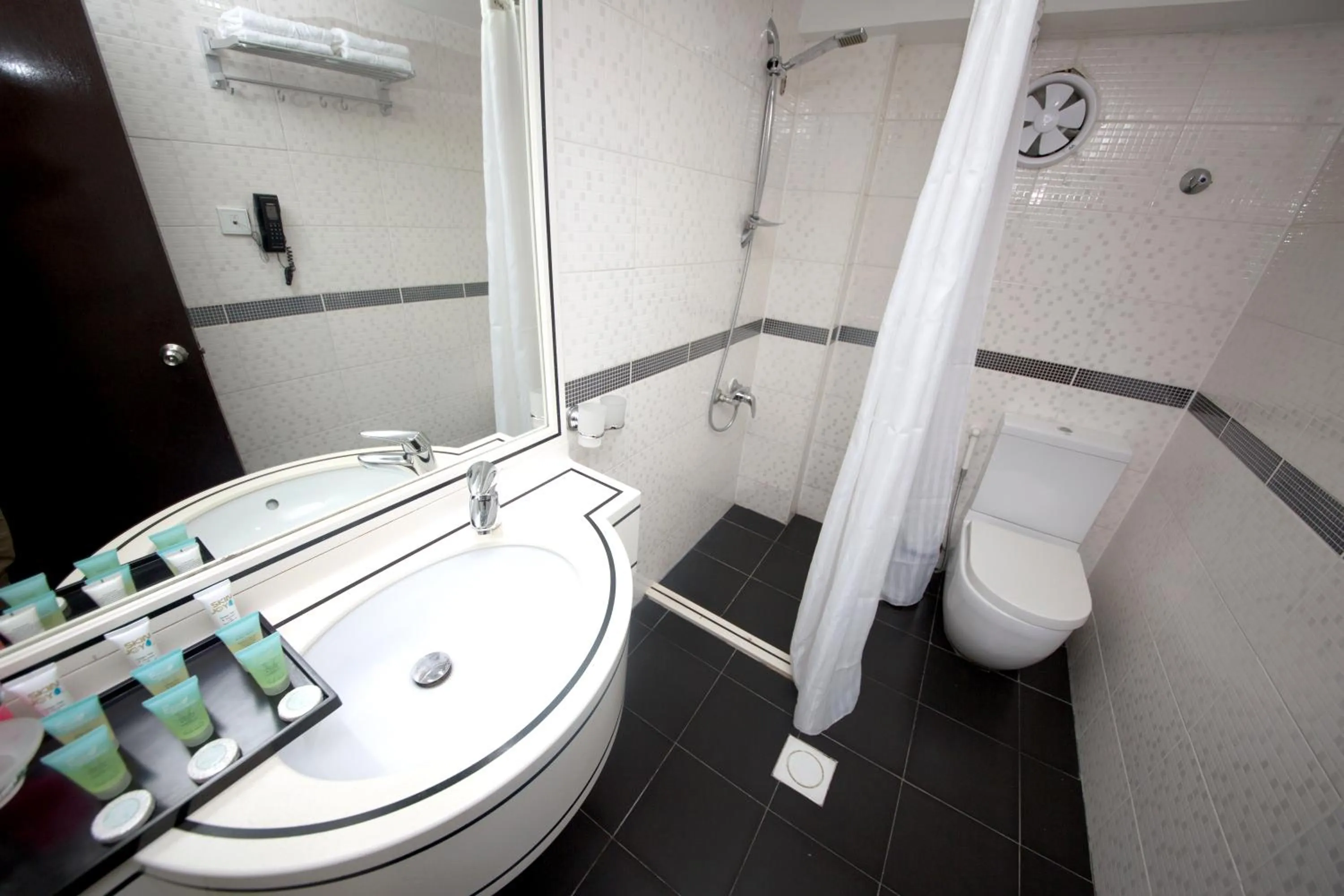 Bathroom in White Fort Hotel