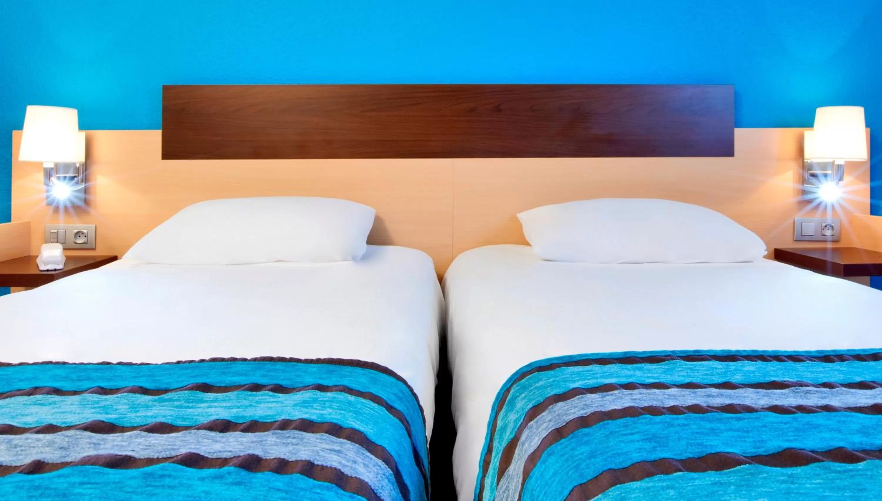 Bed in Kyriad Viry-Chatillon