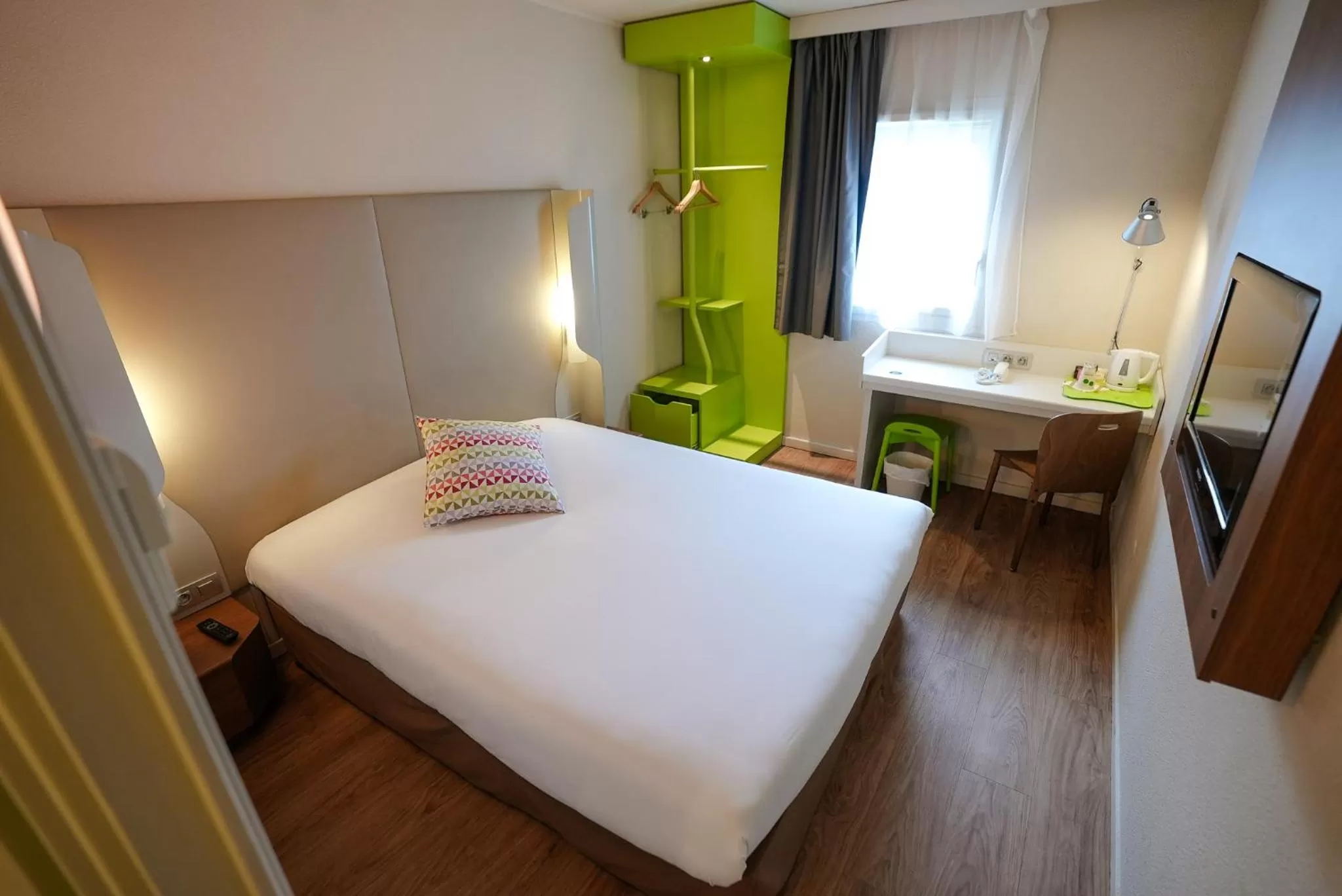 Bedroom, Bed in Campanile Paris CDG Airport Villepinte