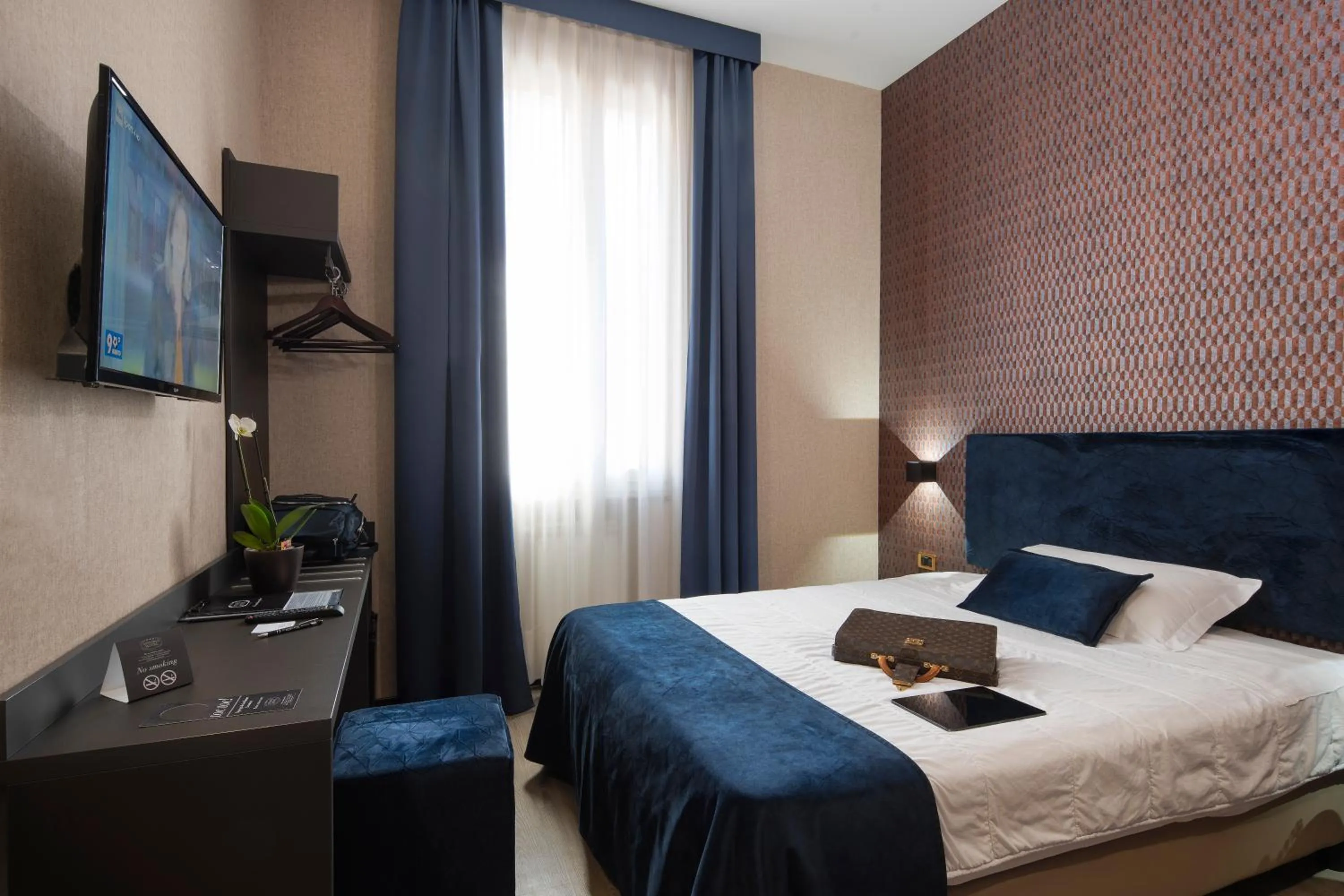 Bed in Hotel Astoria