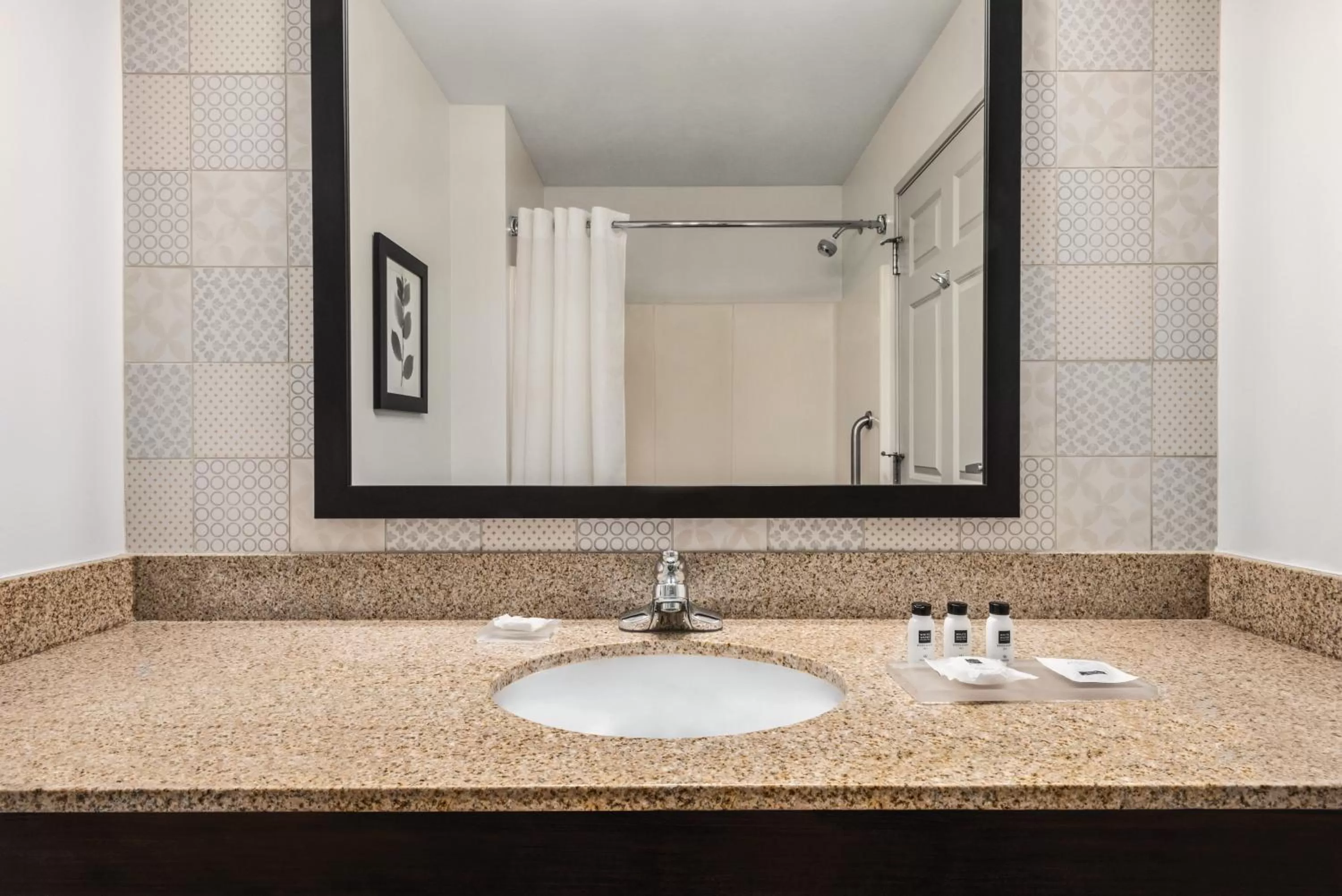 Bathroom in Country Inn & Suites by Radisson, Green Bay East, WI