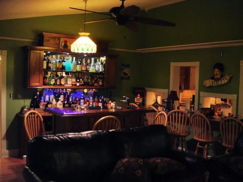 Lounge/Bar in Book Nook Inn