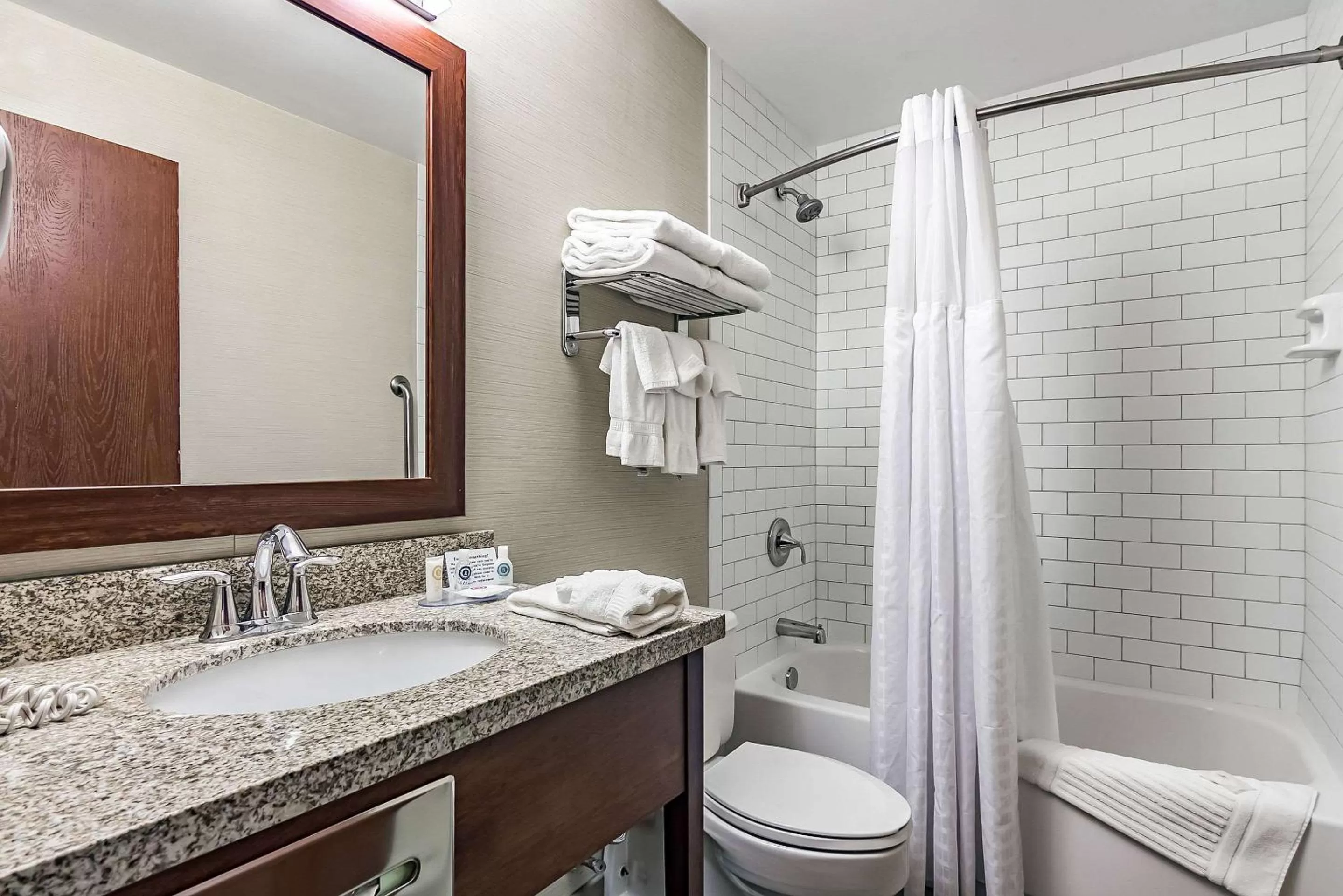 Bathroom in Hotel Monona