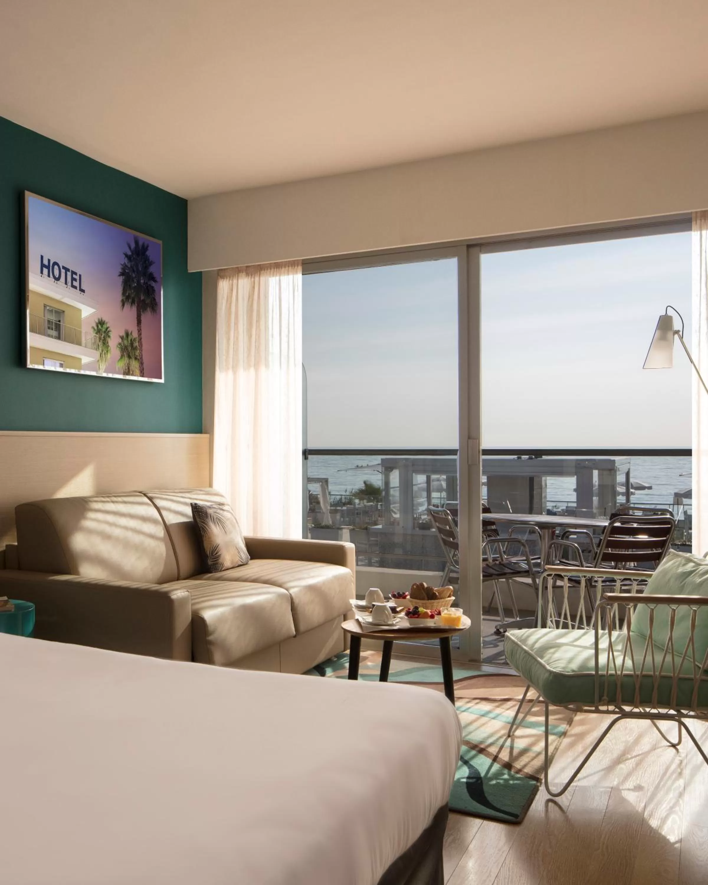 Seating area, Bed in Mercure Villeneuve Loubet Plage