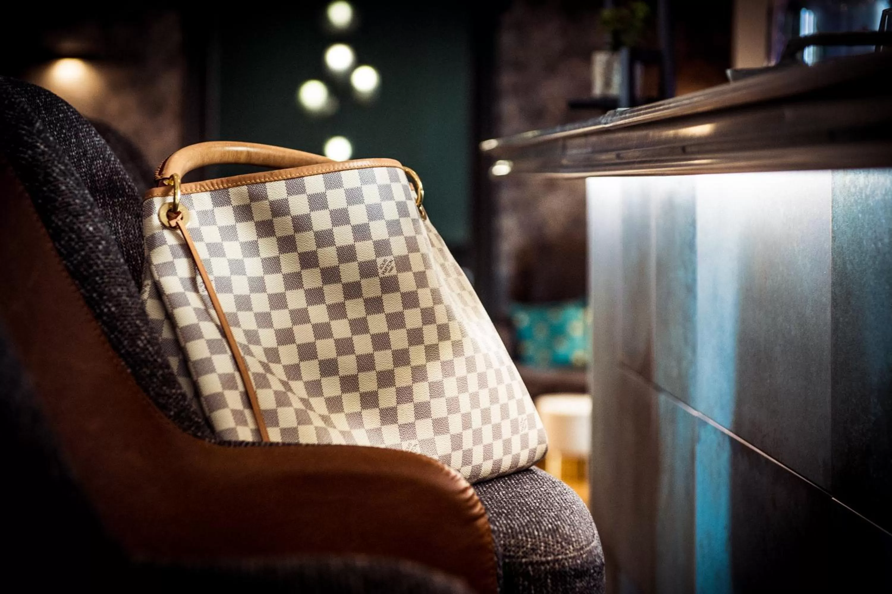 Decorative detail in Logis Villa C Hôtel