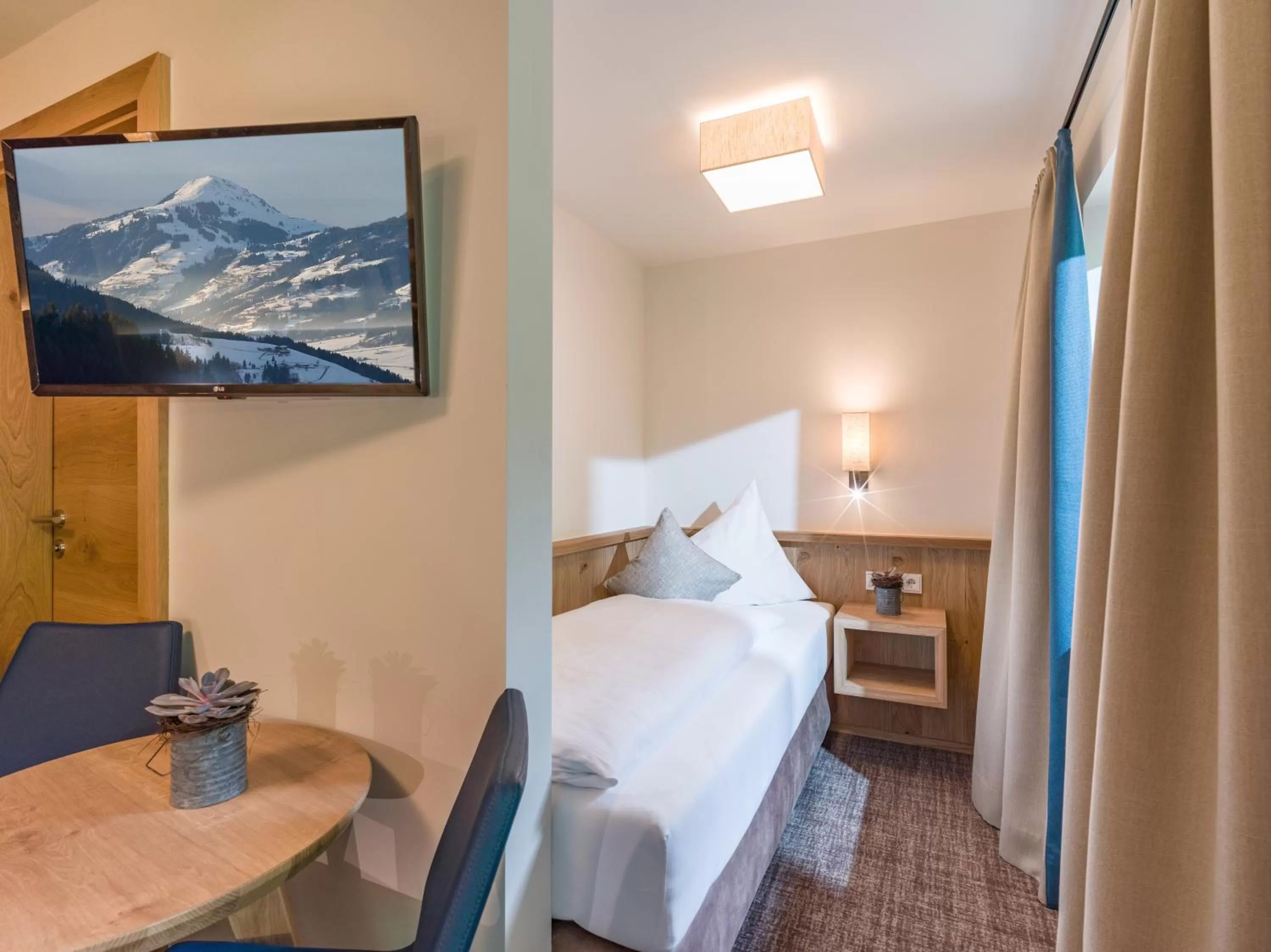 Photo of the whole room, Bed in Alpen Glück Hotel Unterm Rain garni