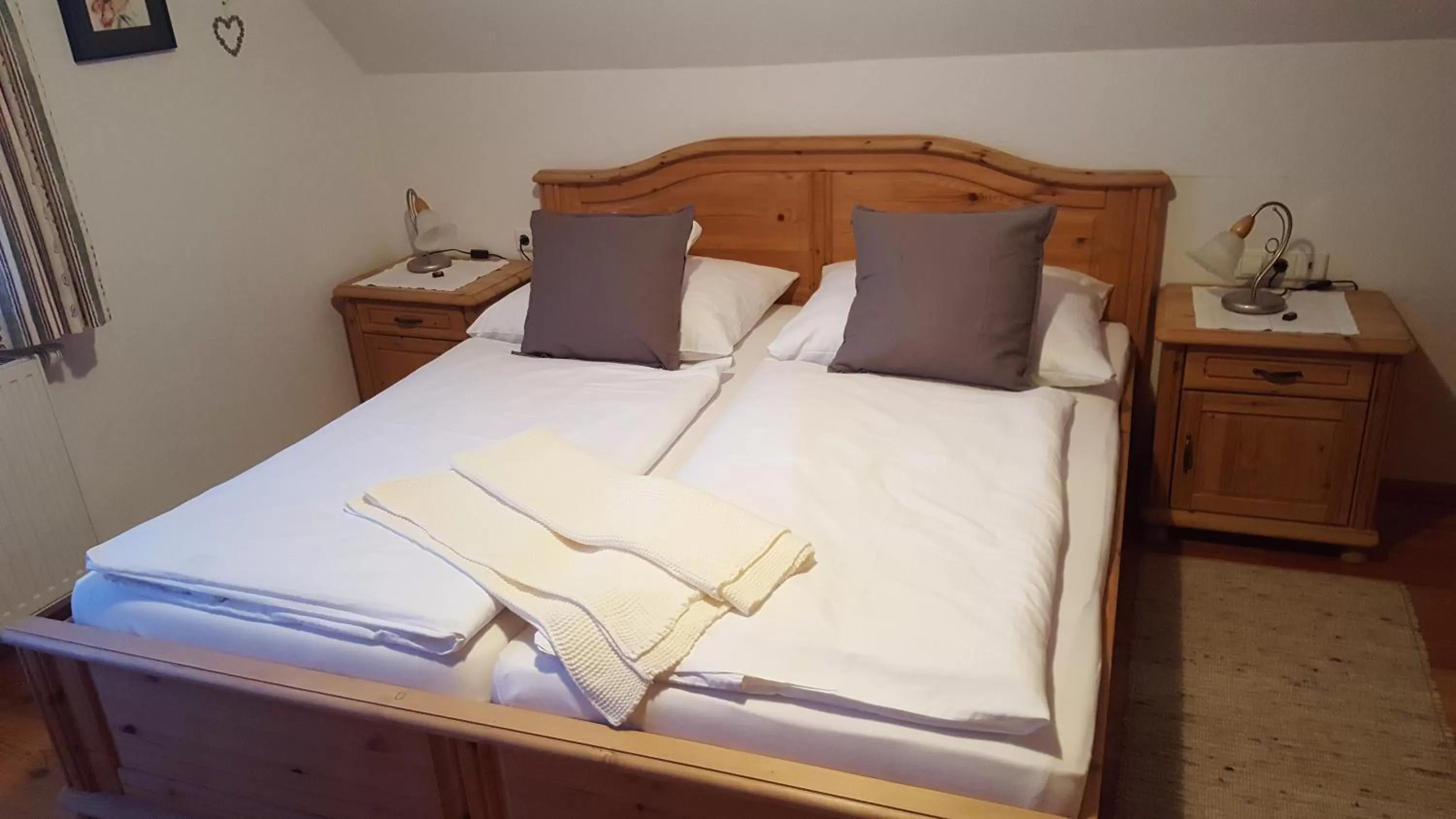 Bedroom, Bed in Bergführerhaus