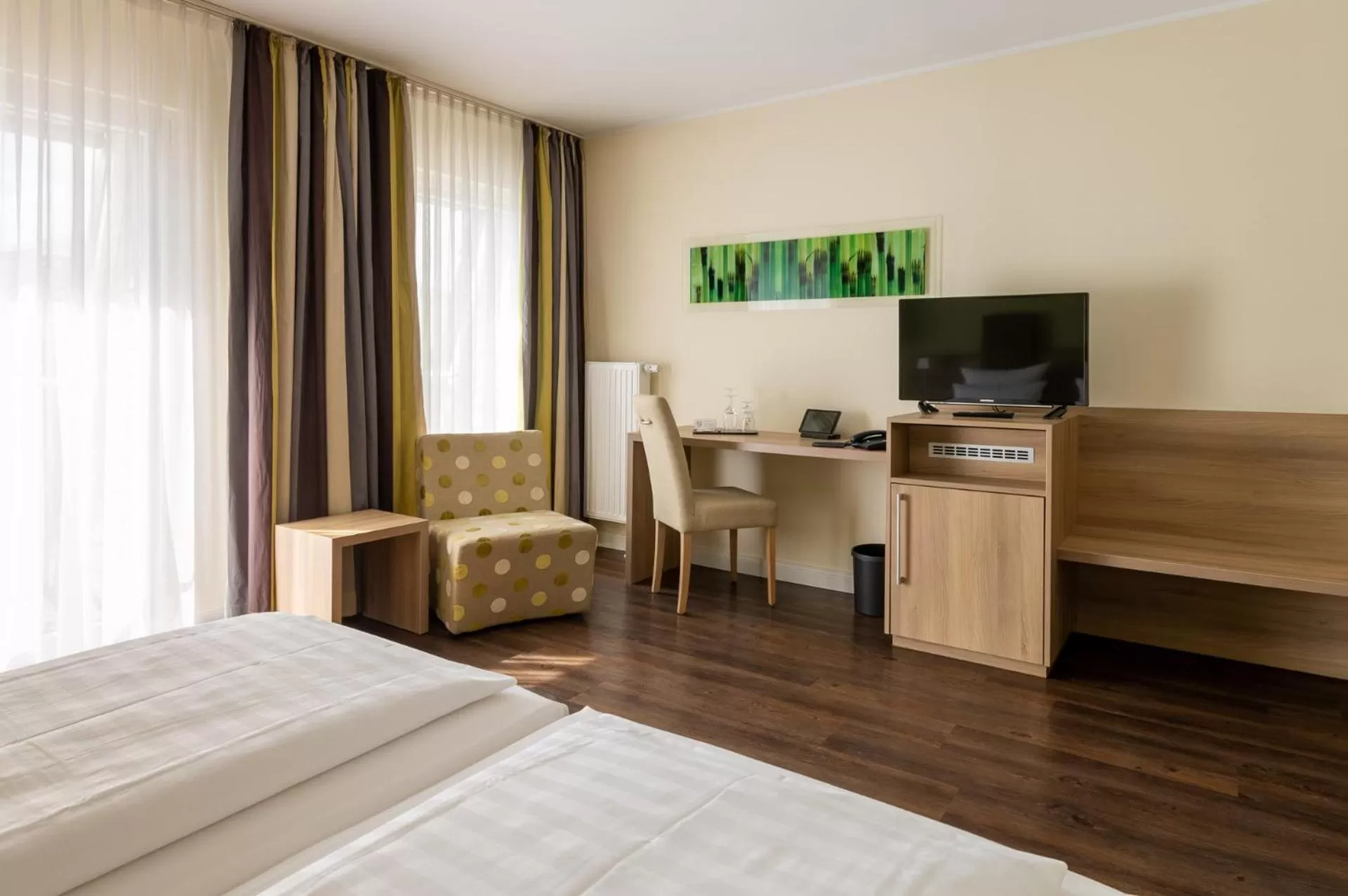 Photo of the whole room, Bed in Hotel am Schlosspark garni