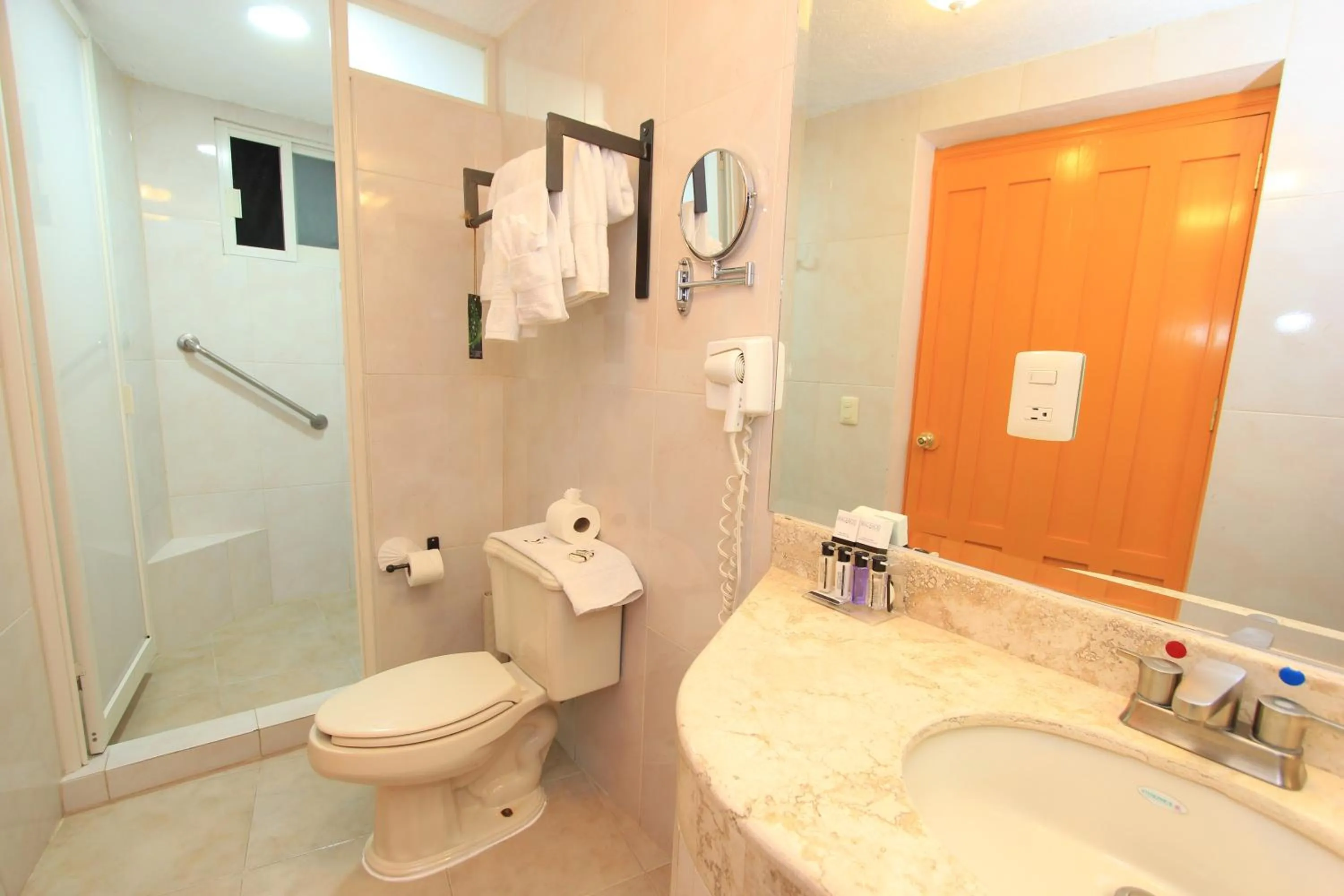 Shower in La Casona de Don Lucas