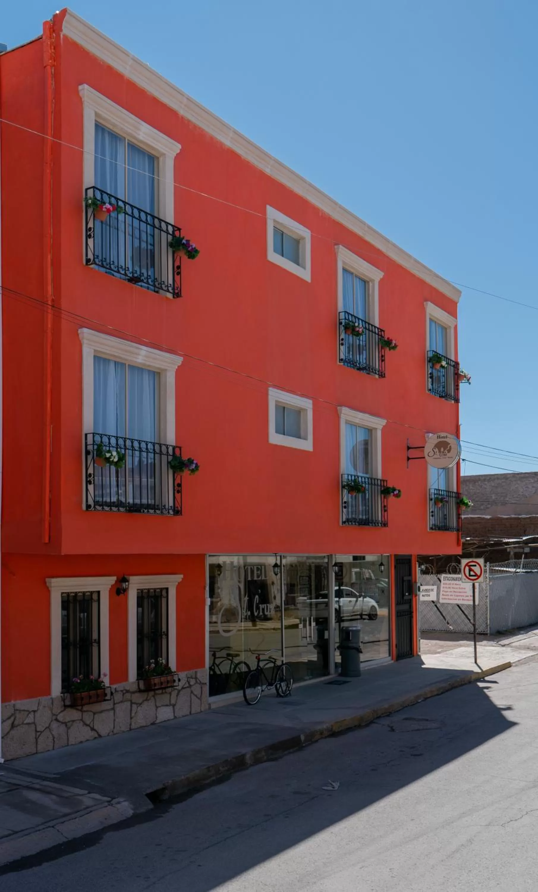 Property building in Hotel Santa Cruz