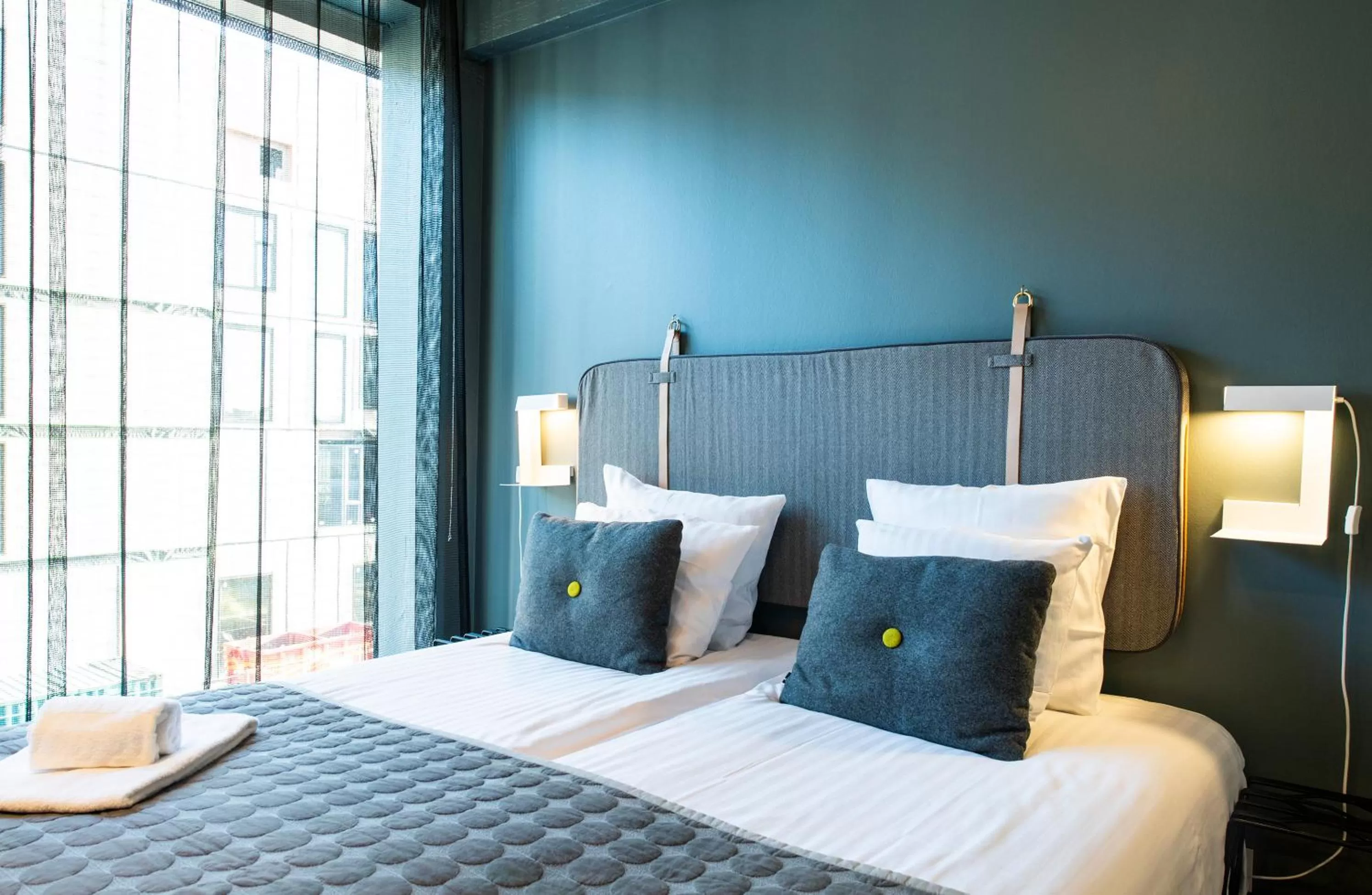 Bed in By The Pier apartments - Into This Place