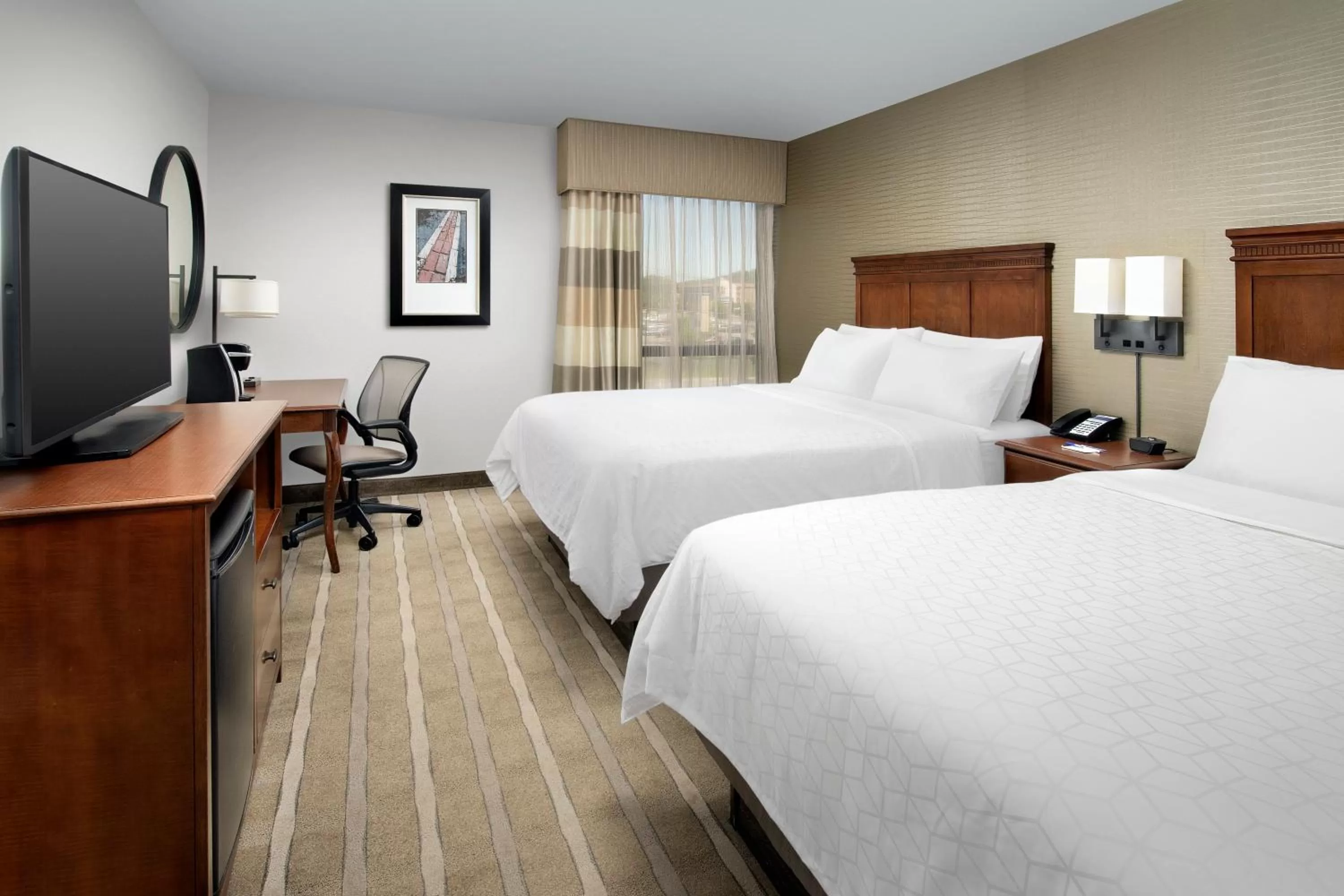 Photo of the whole room, Bed in Holiday Inn Express Boston North-Woburn by IHG