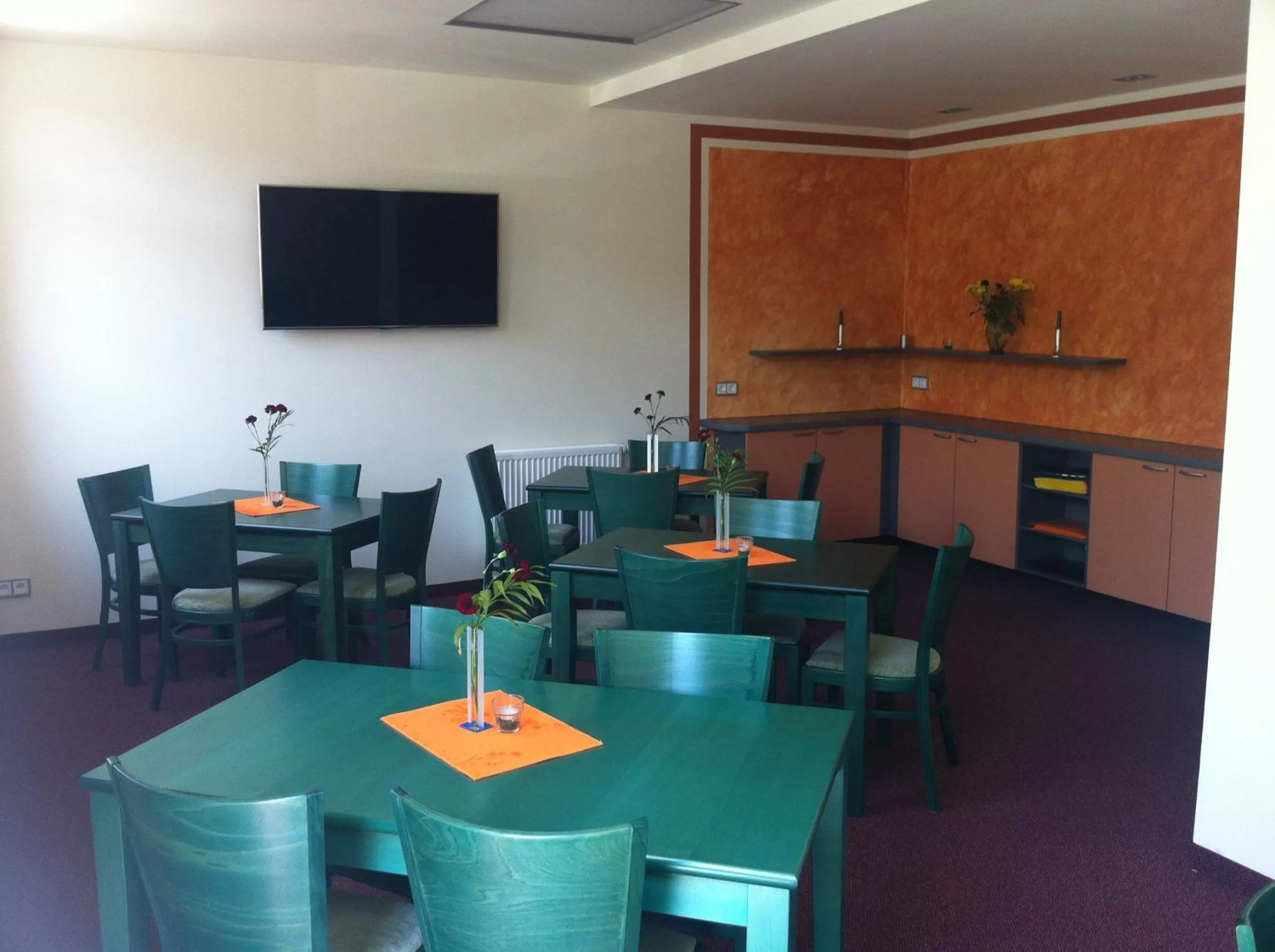 Restaurant/places to eat in Pension an der Porzellan-Manufaktur