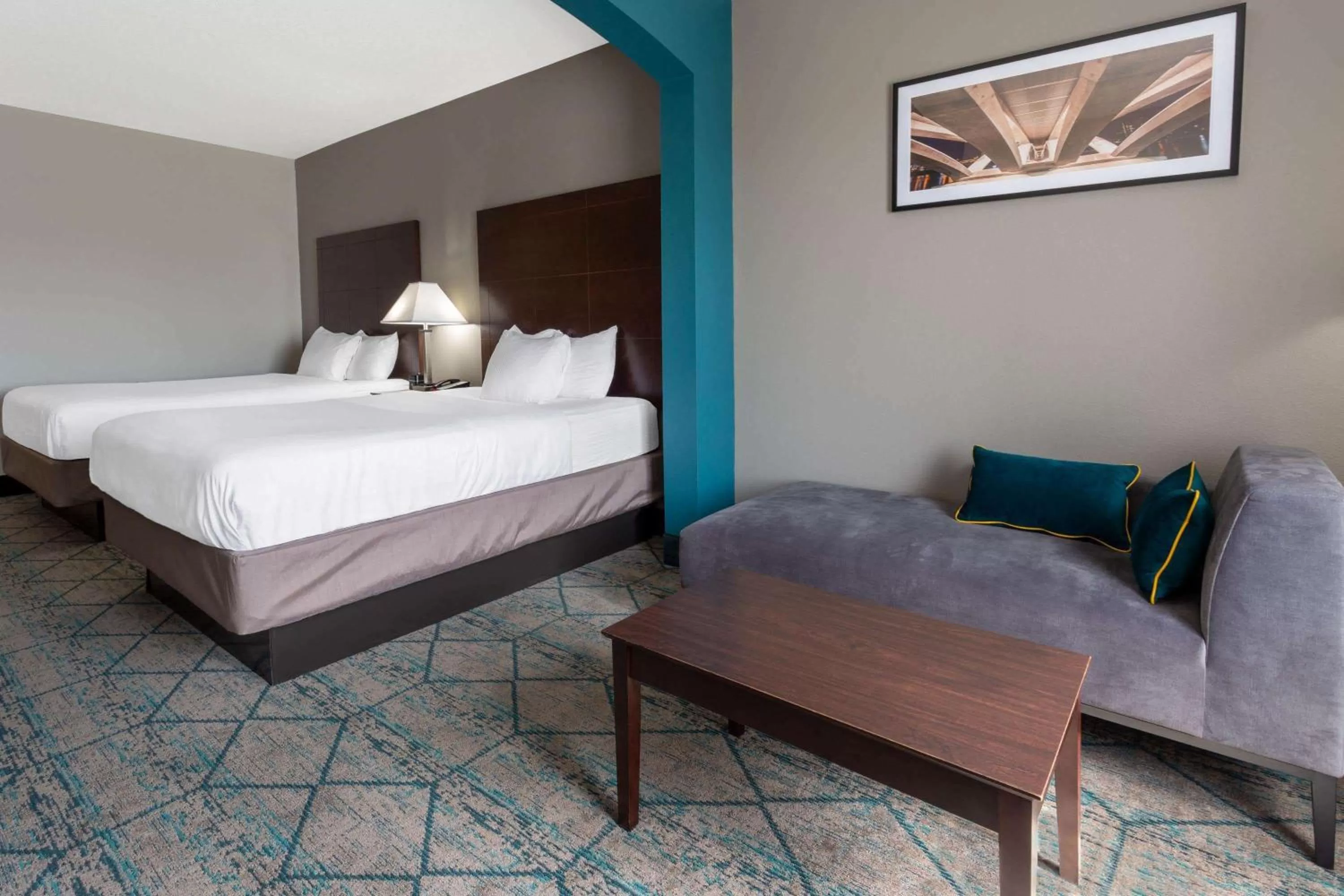 Photo of the whole room in La Quinta by Wyndham Columbus West - Hilliard