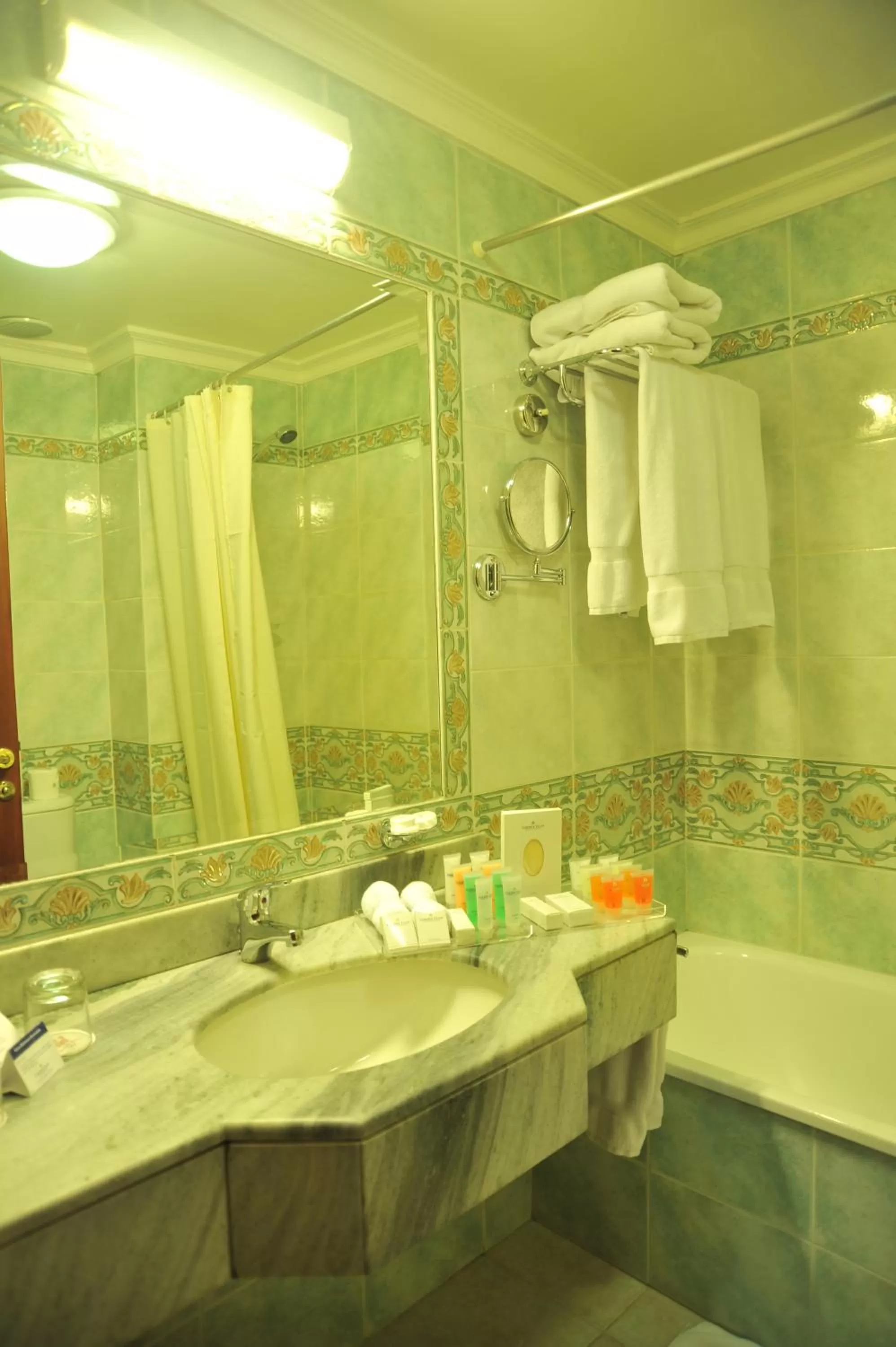 Toilet in Serenada Golden Palace - Boutique Hotel