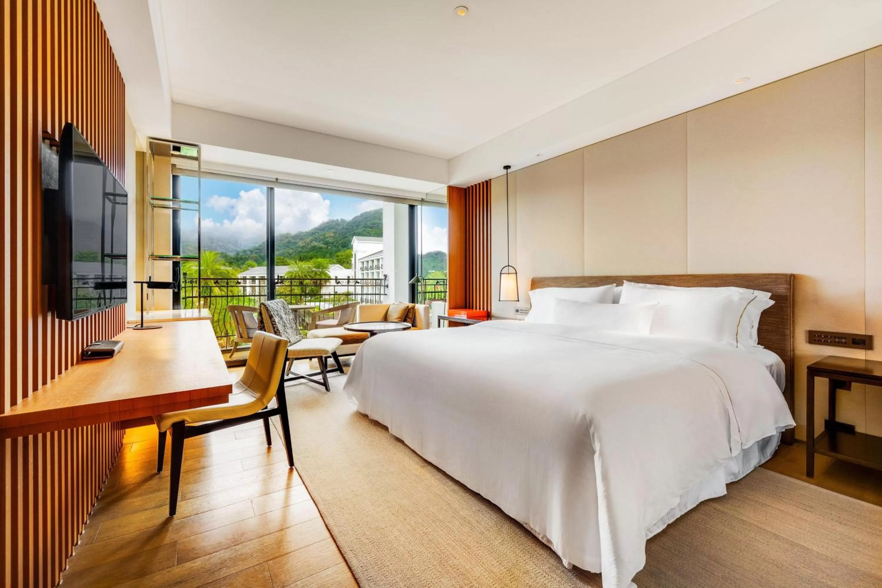 Photo of the whole room, Bed in The Westin Tashee Resort, Taoyuan