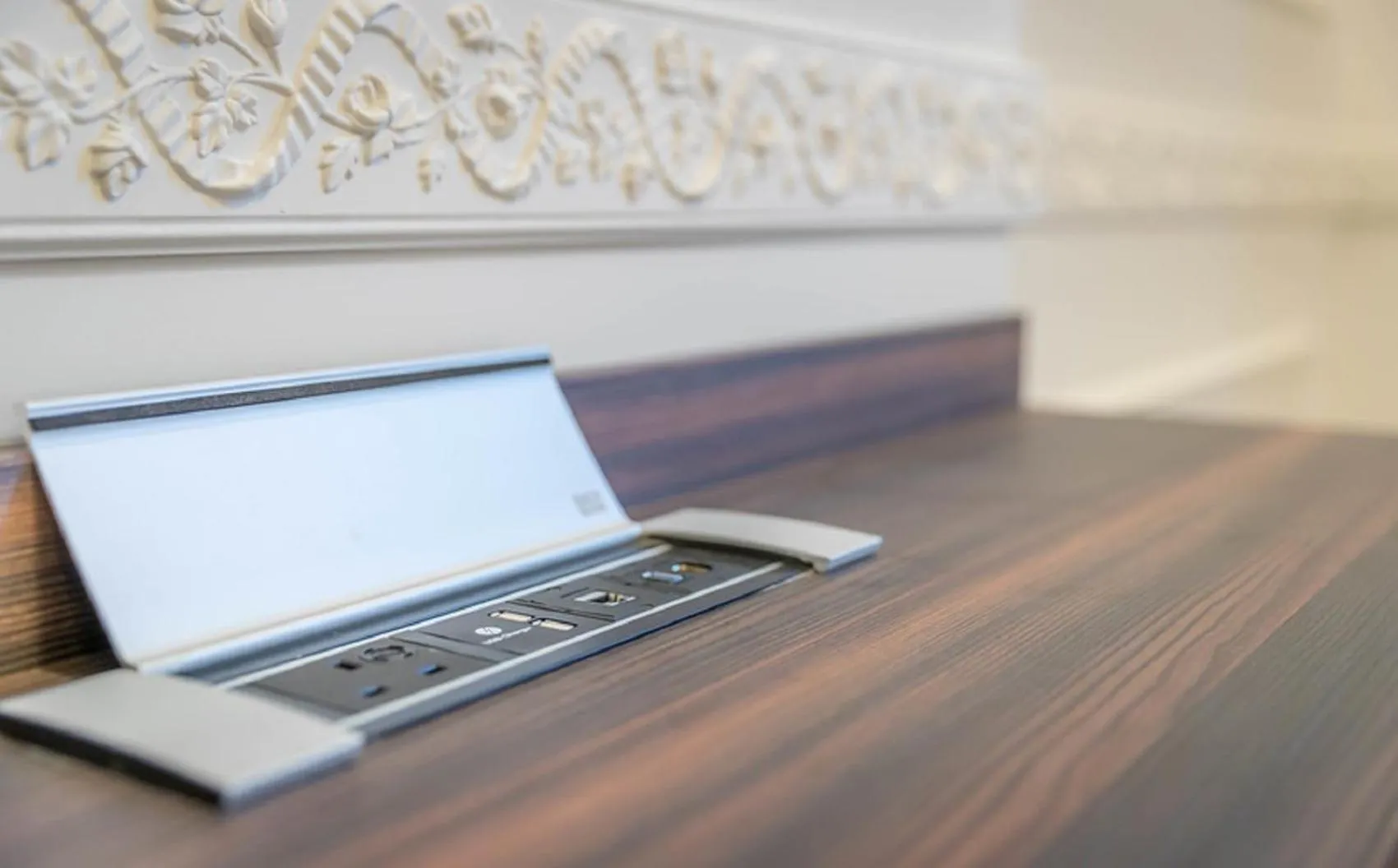 hair dresser in Hotel 7, Dublin City Centre