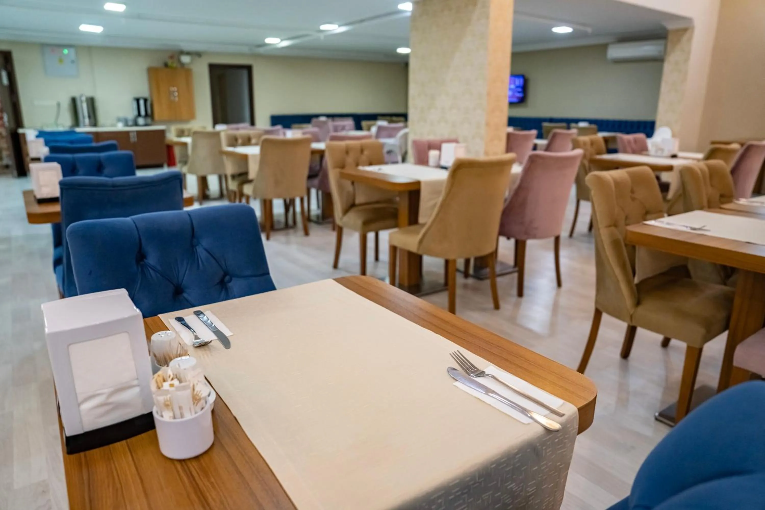 Restaurant/places to eat in Grand Hamit Hotel