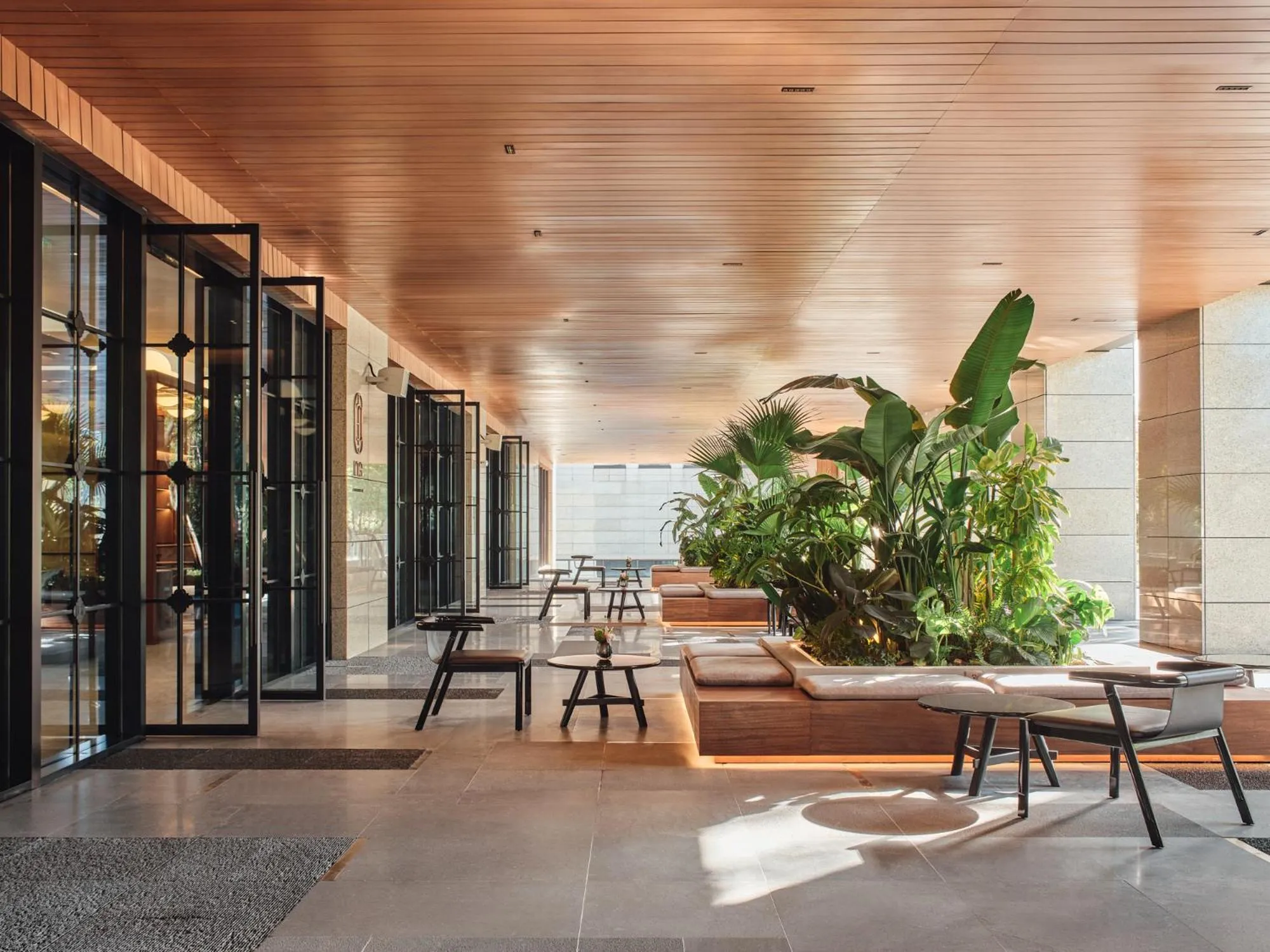 Restaurant/places to eat in Hotel Indigo Hangzhou Uptown,Close to Westlake , boutique design hotel with freeflow minibar