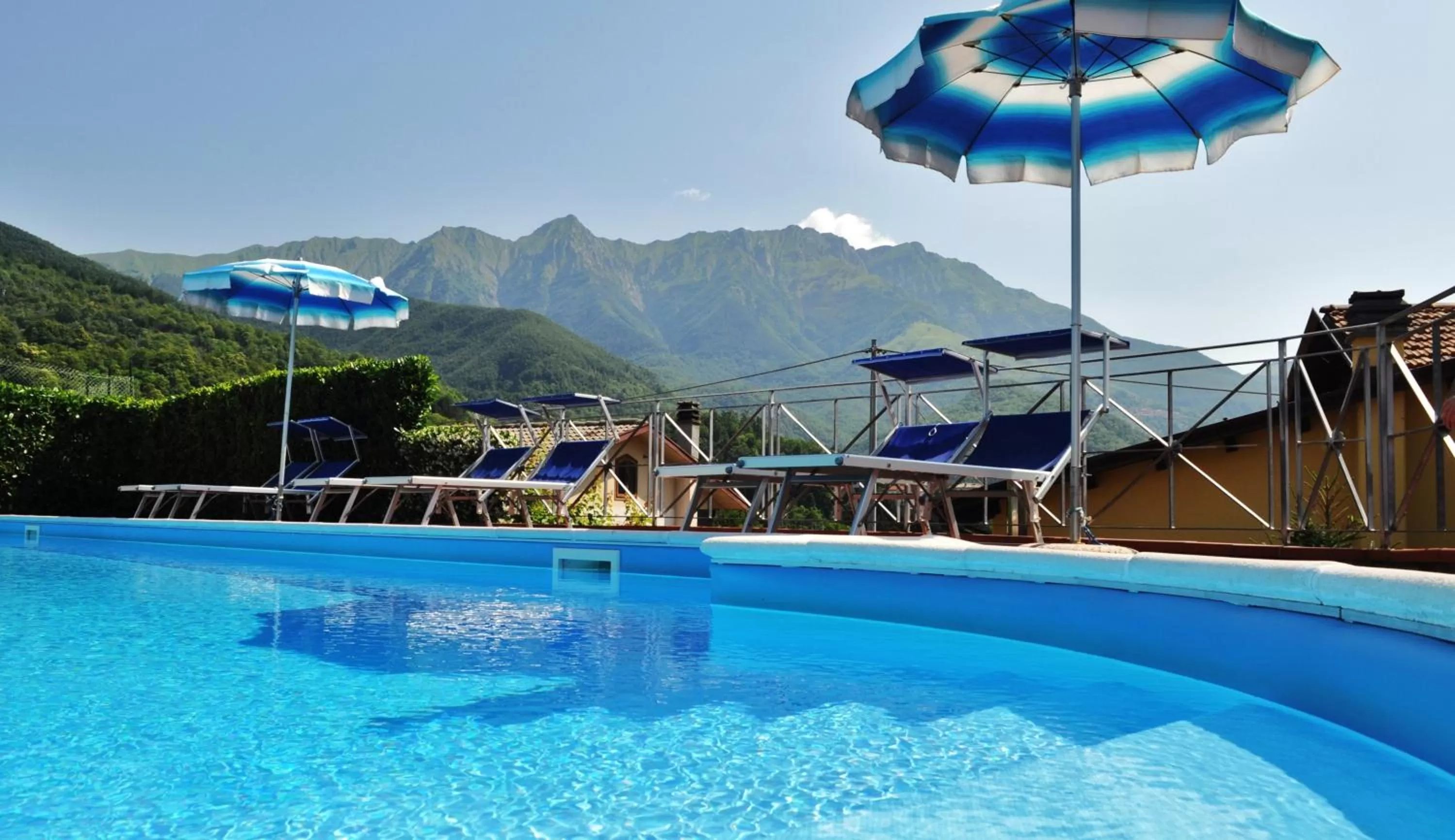 Swimming pool in Albergo Miramonti