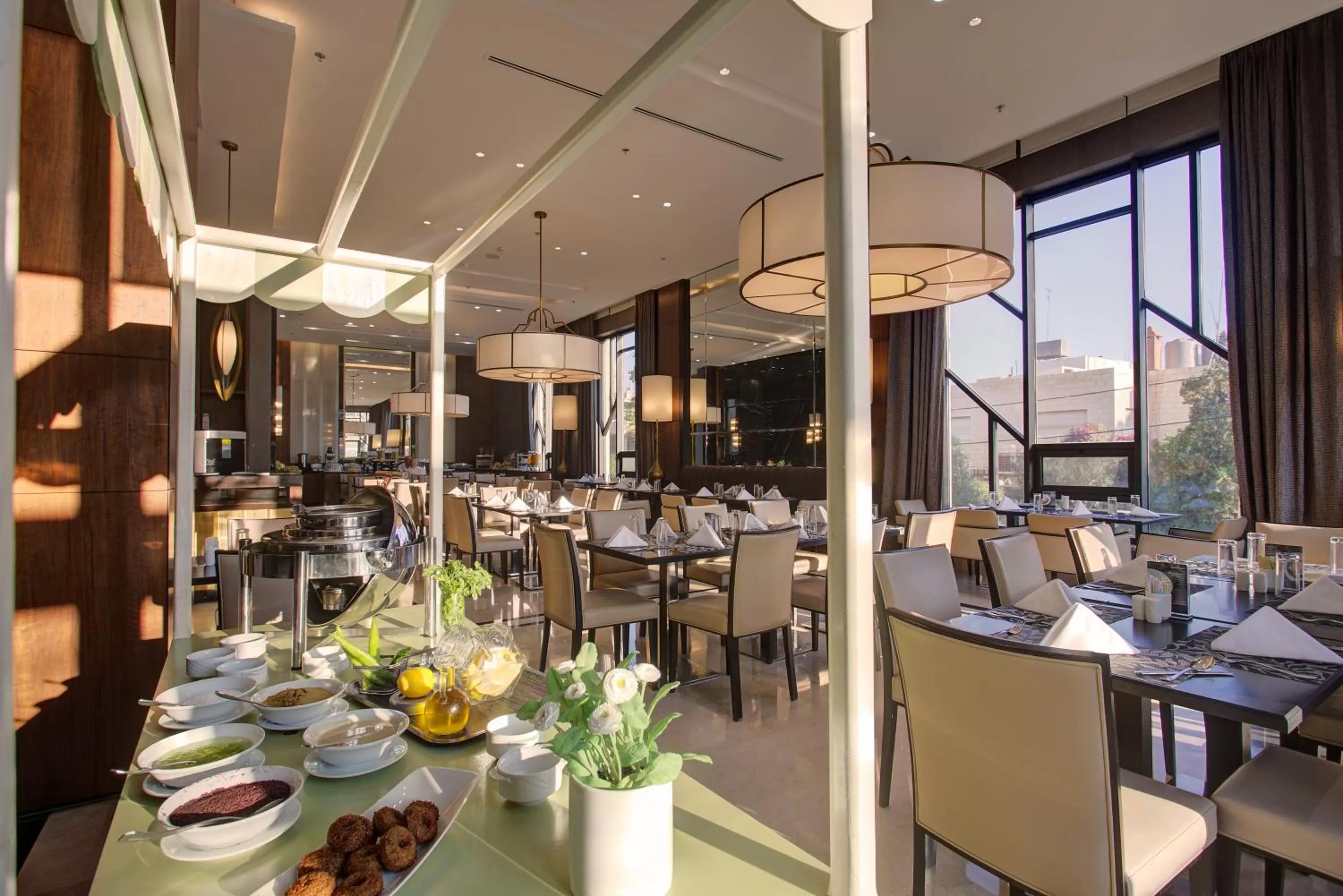 Restaurant/places to eat in The House Boutique Suites